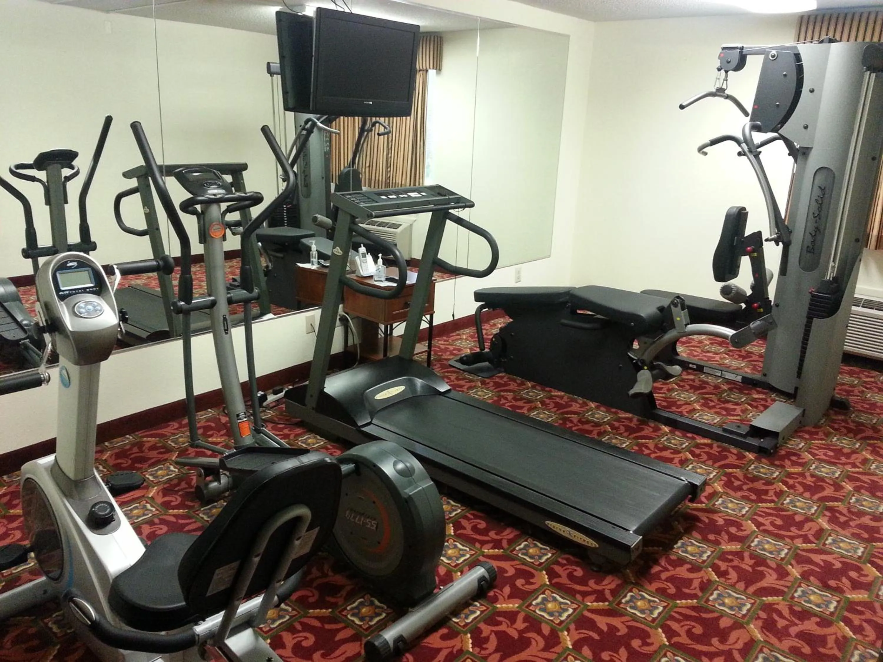 Fitness centre/facilities in Baymont by Wyndham Springfield South Hwy 65