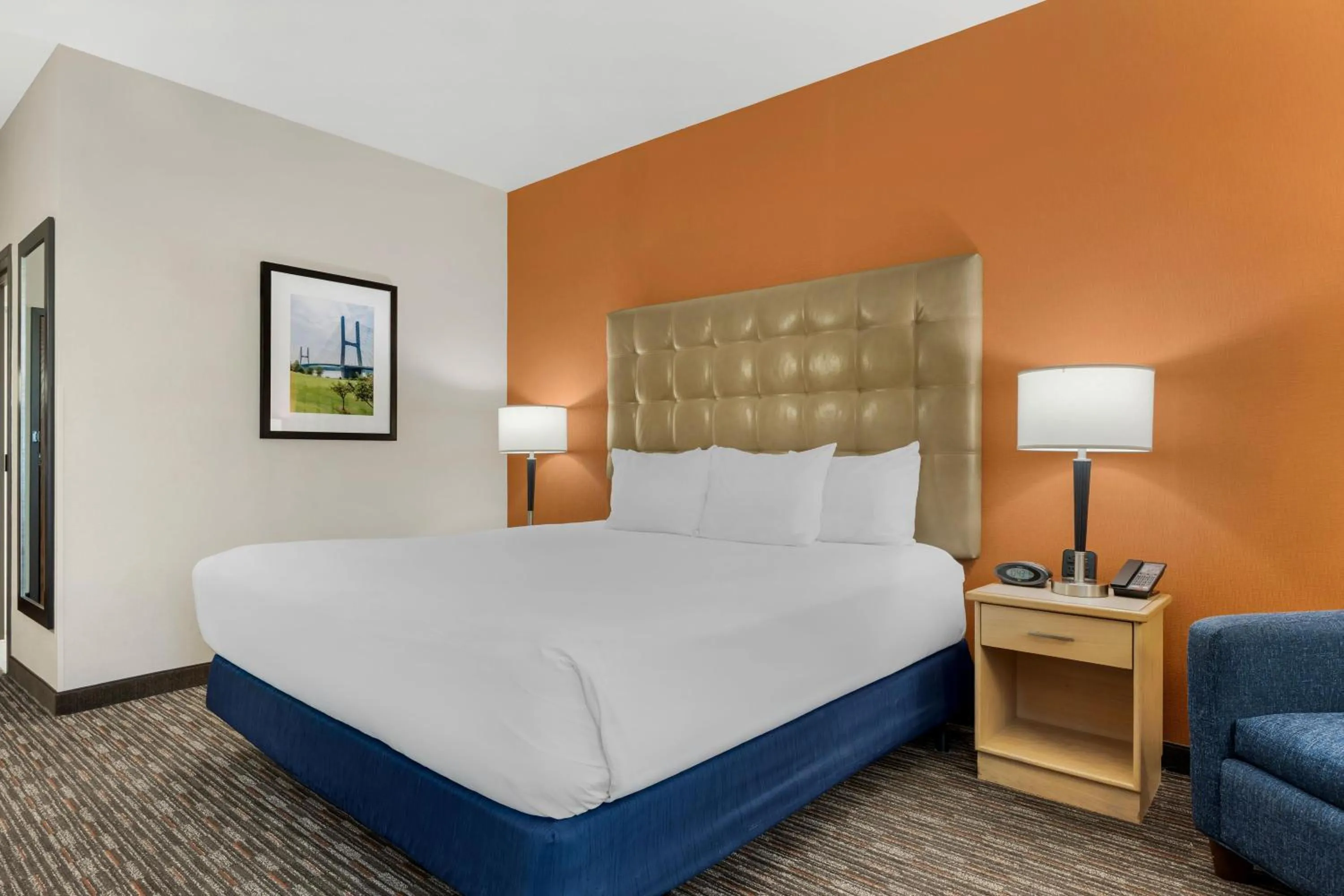 Bedroom, Bed in Pear Tree Inn Cape Girardeau West