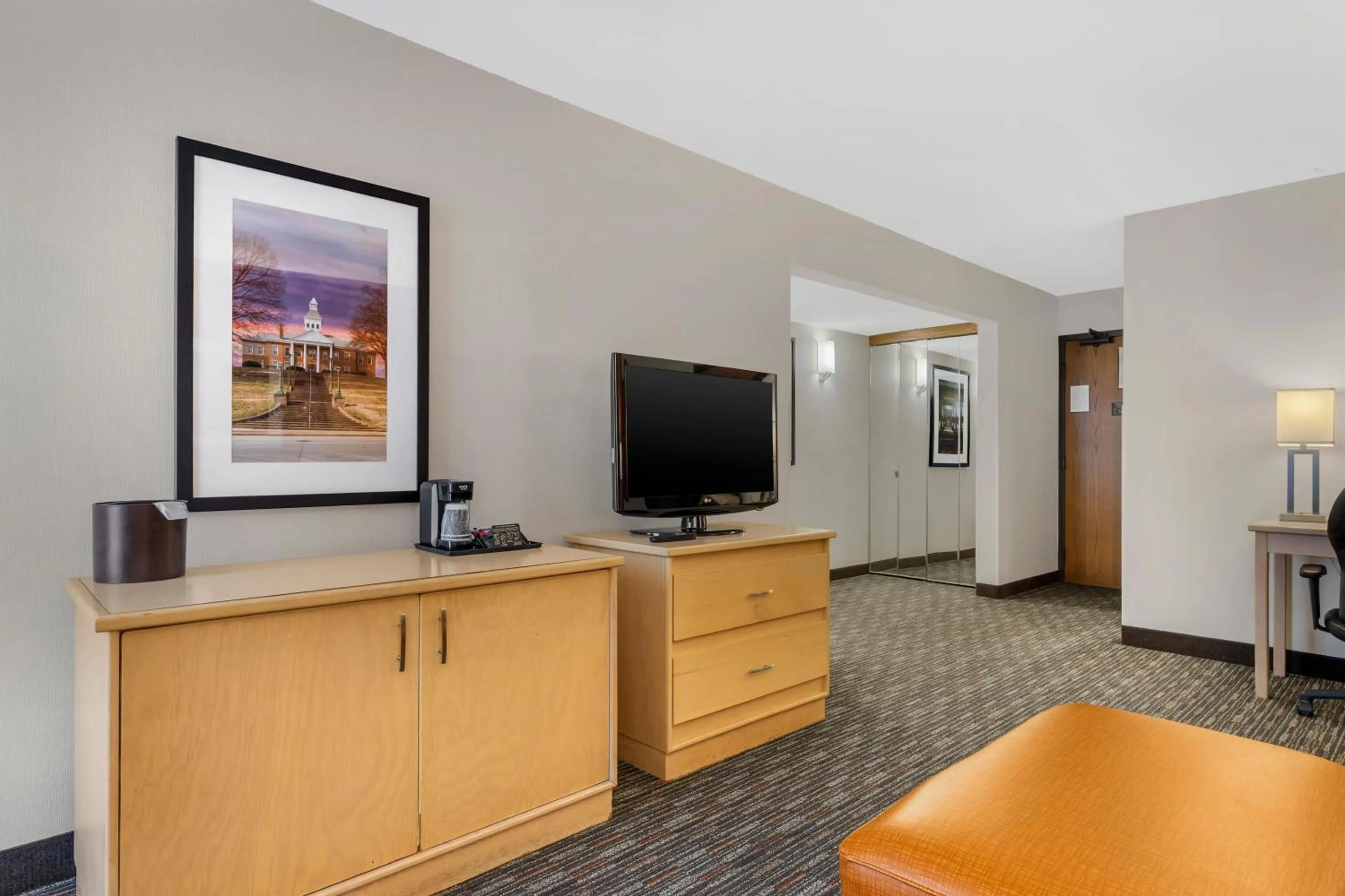 Bedroom in Pear Tree Inn Cape Girardeau West