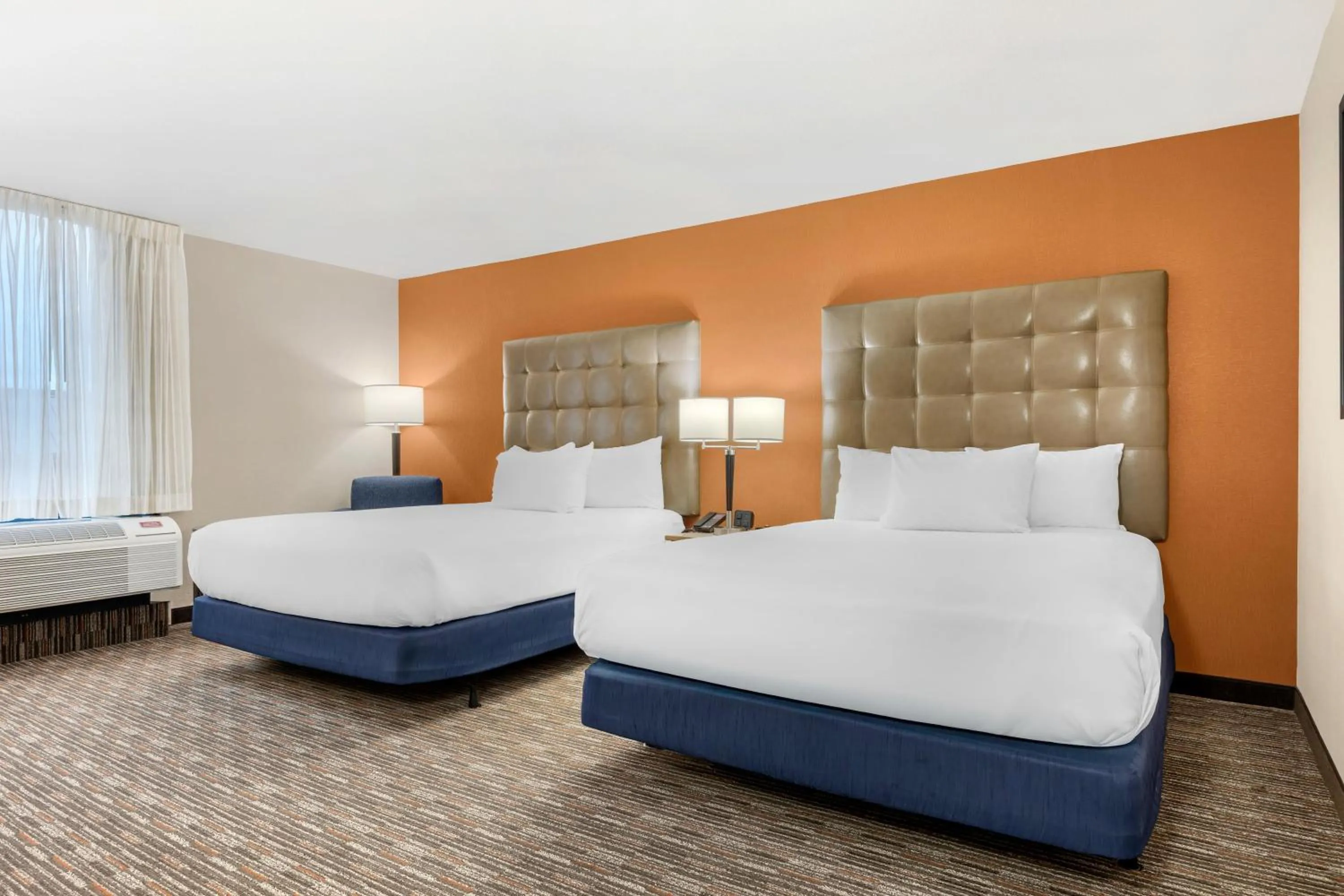 Bedroom, Bed in Pear Tree Inn Cape Girardeau West