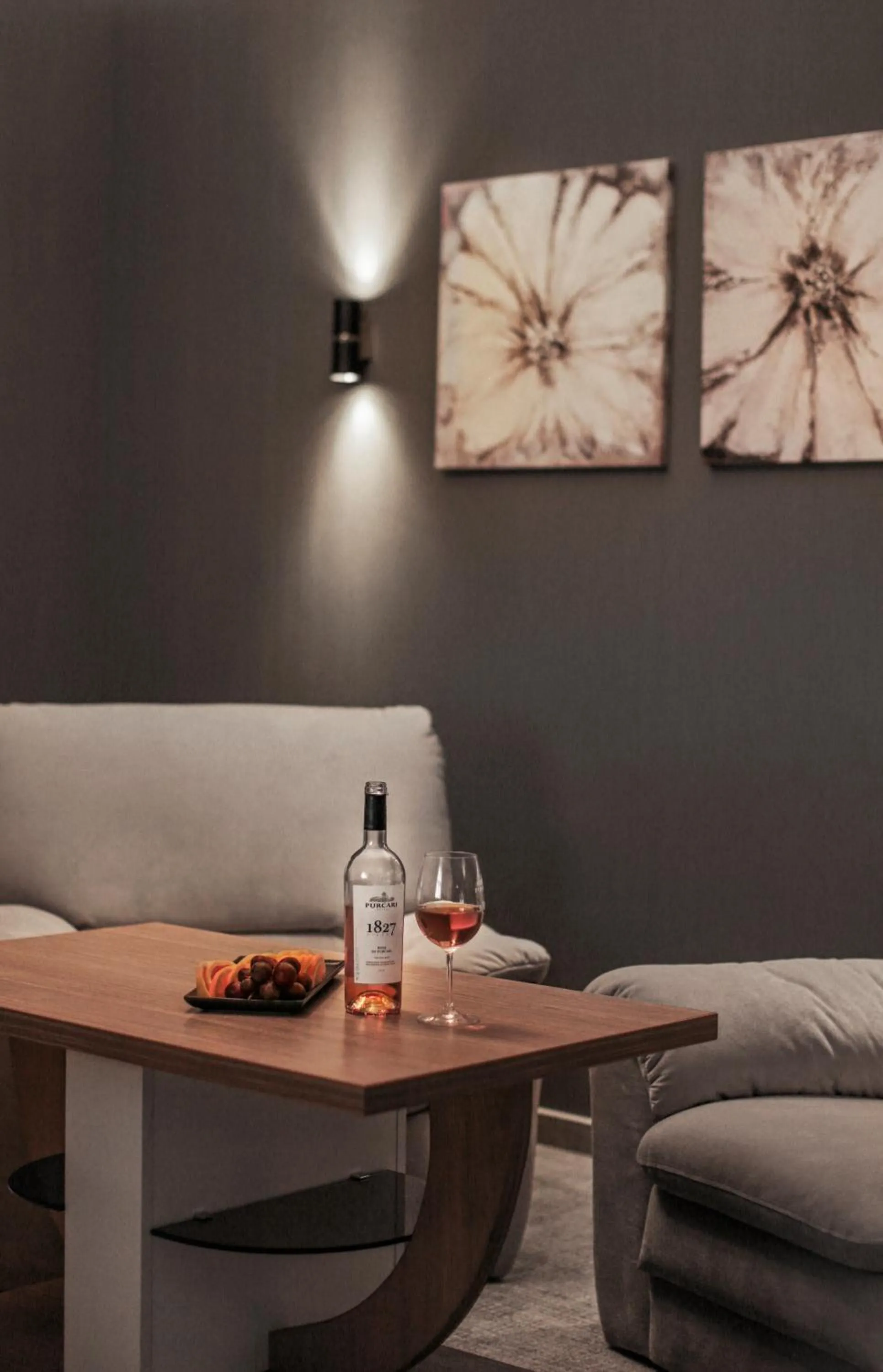 Decorative detail in Flowers Hotel