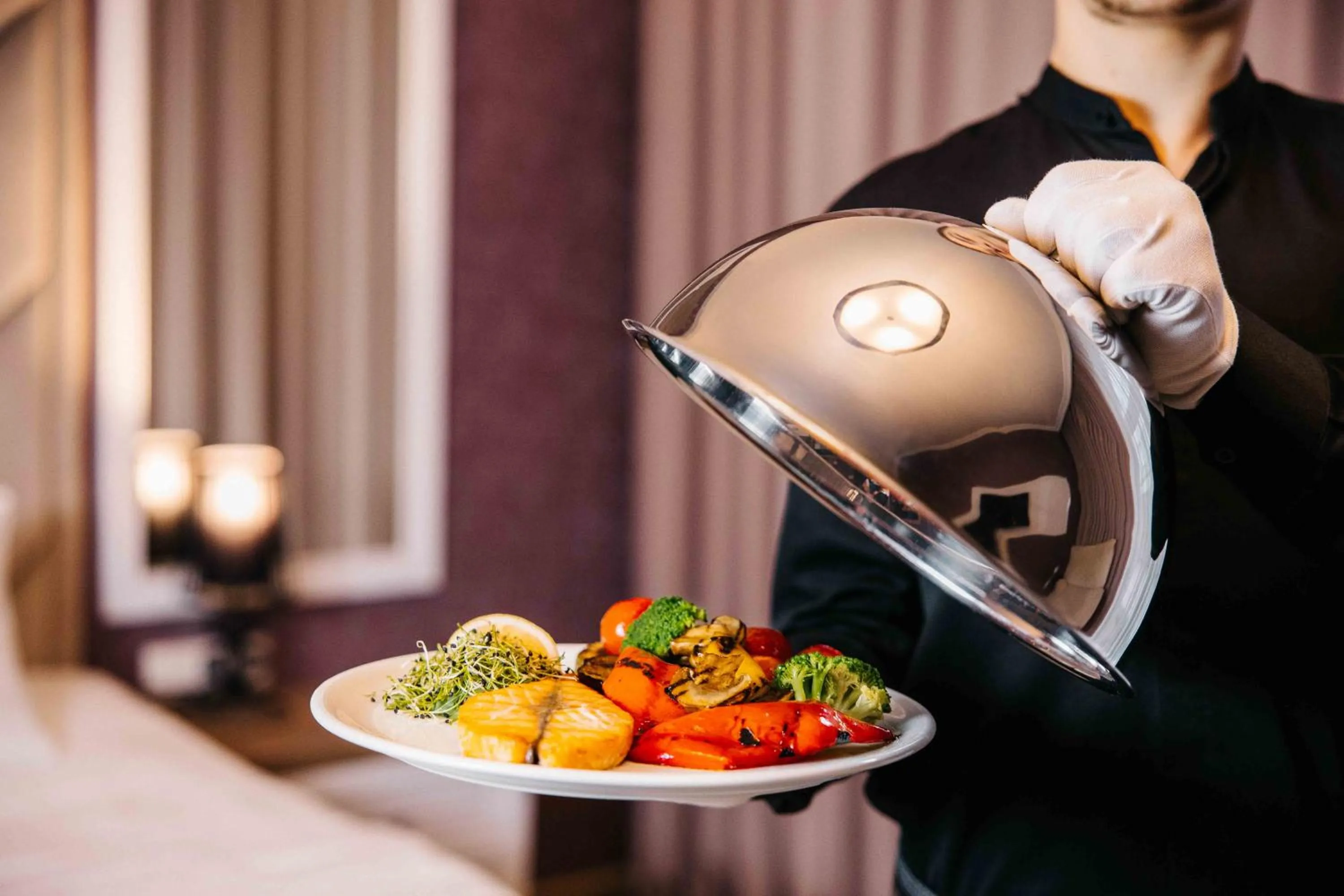 Restaurant/places to eat in Flowers Hotel