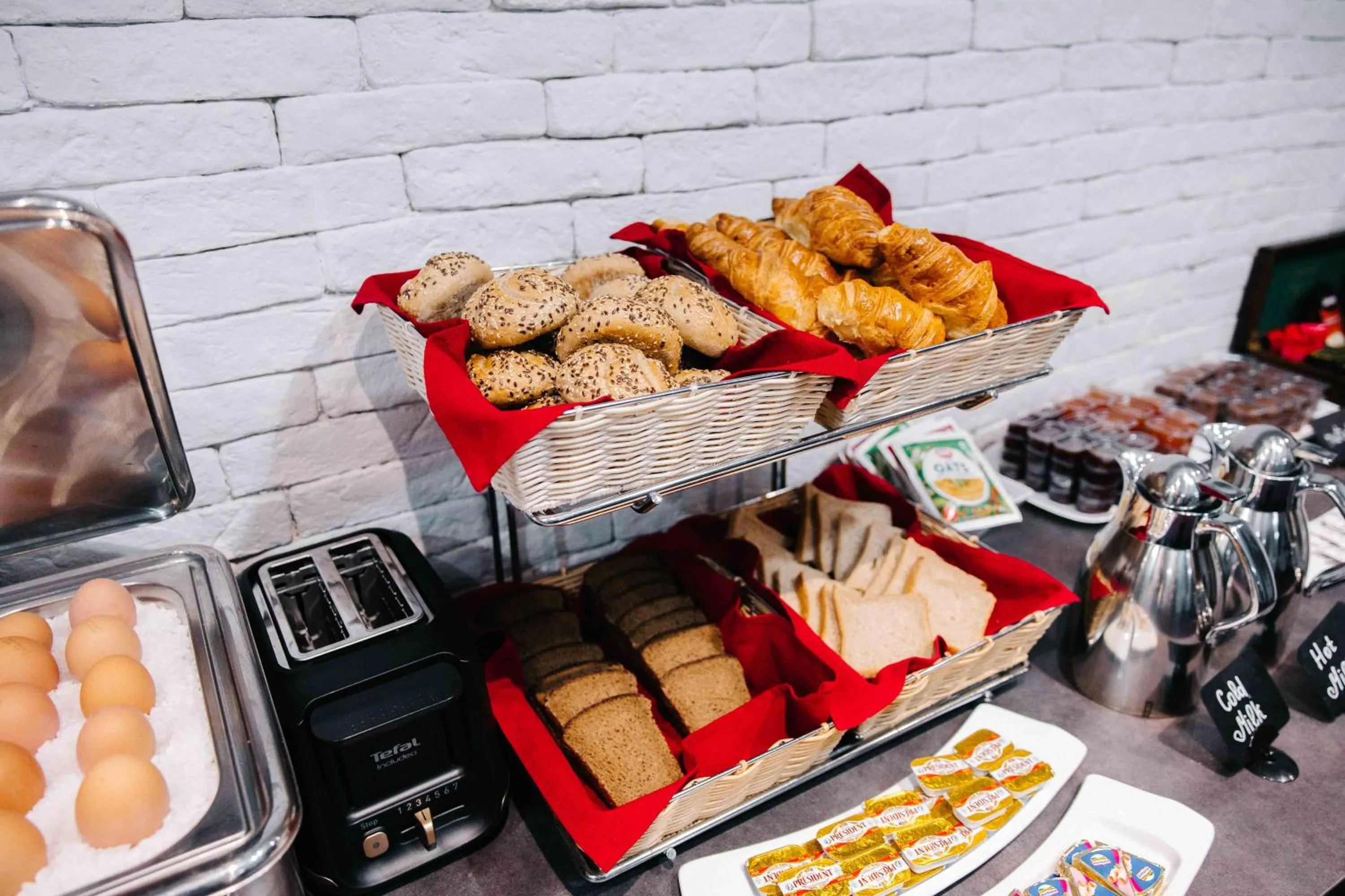 Buffet breakfast in Flowers Hotel