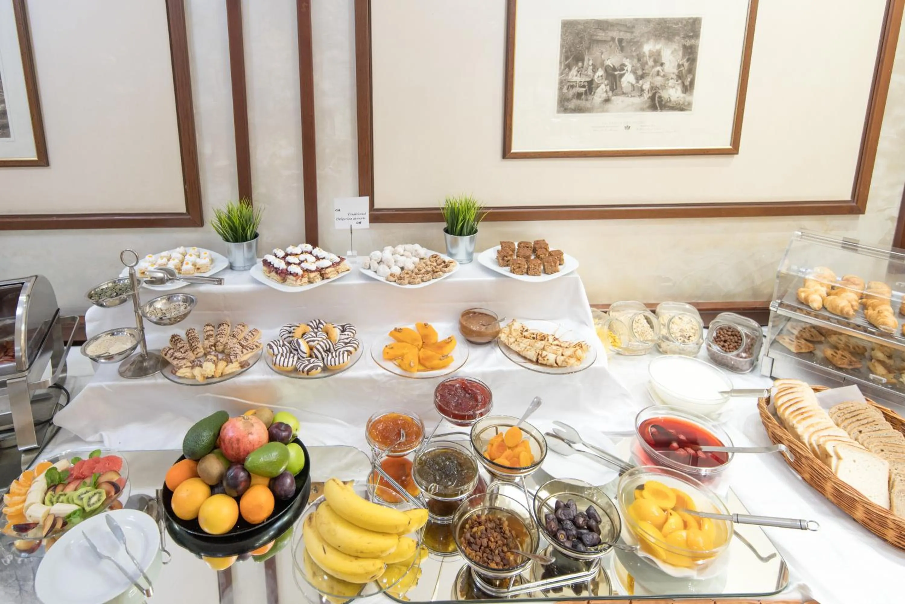 Buffet breakfast in Hotel Downtown