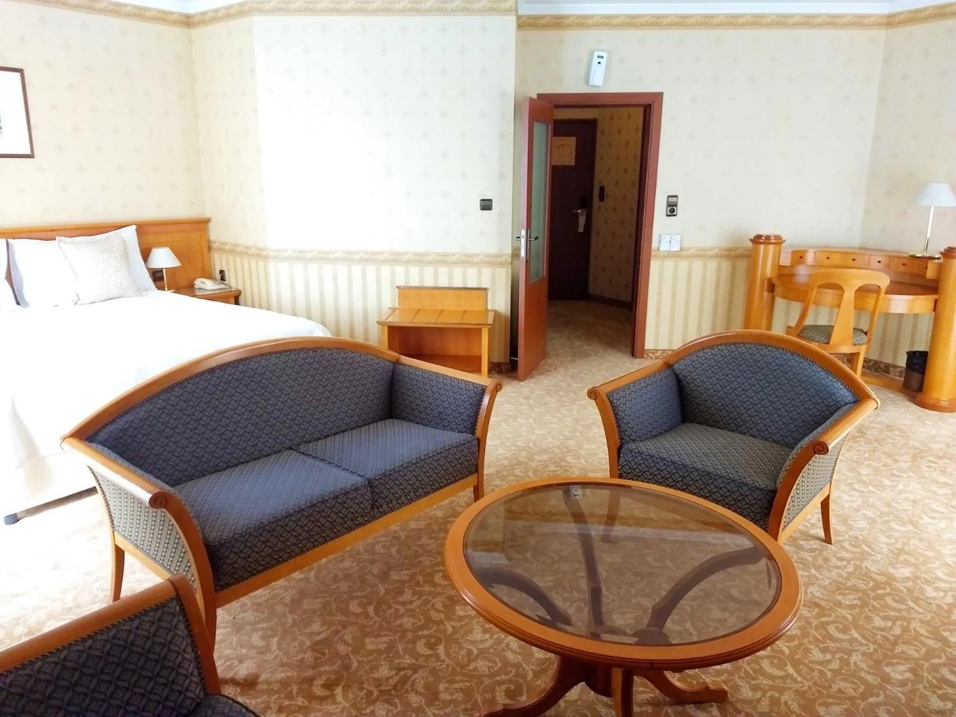 Photo of the whole room in Hotel Downtown