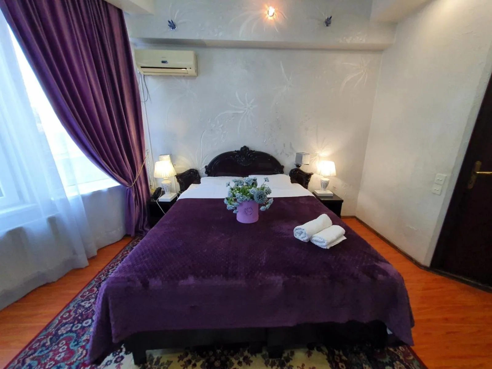 Bed in Bella Donna Hotel