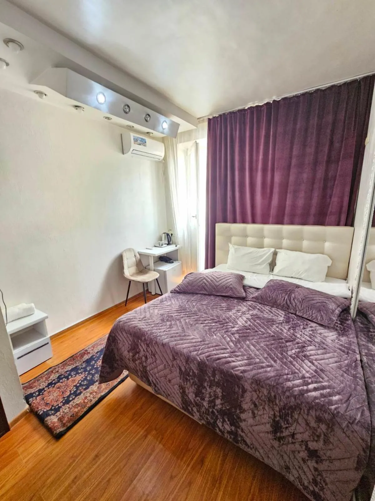 Bed in Bella Donna Hotel