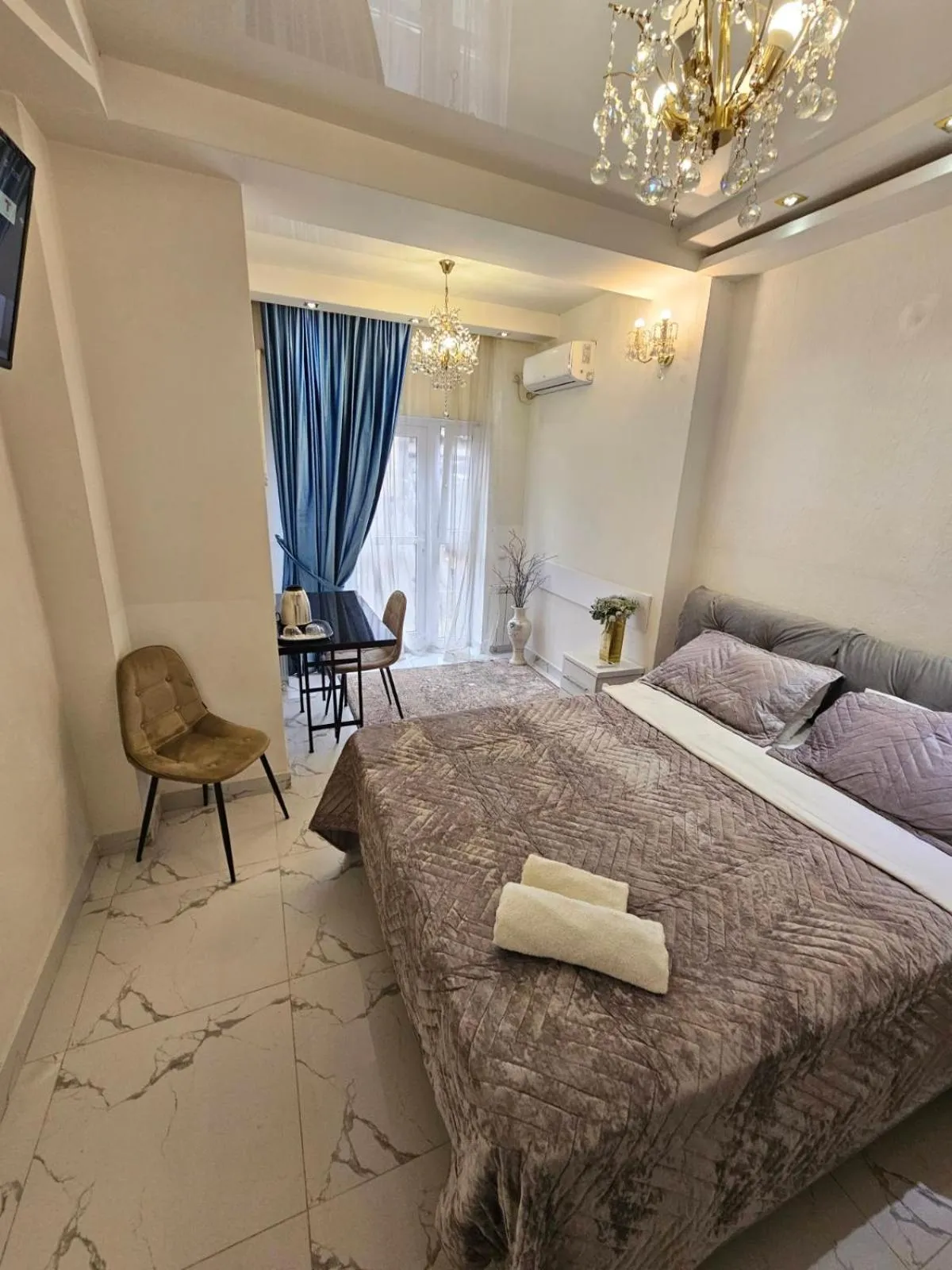 Bed in Bella Donna Hotel