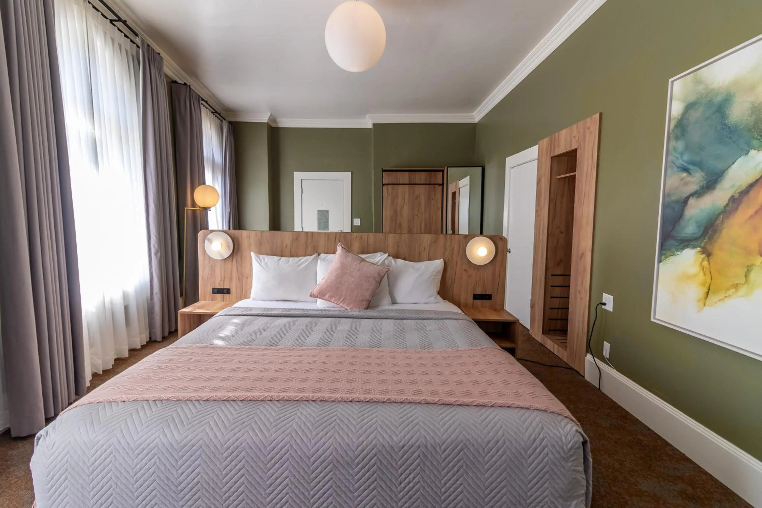 Bed in Historic Sonora Inn