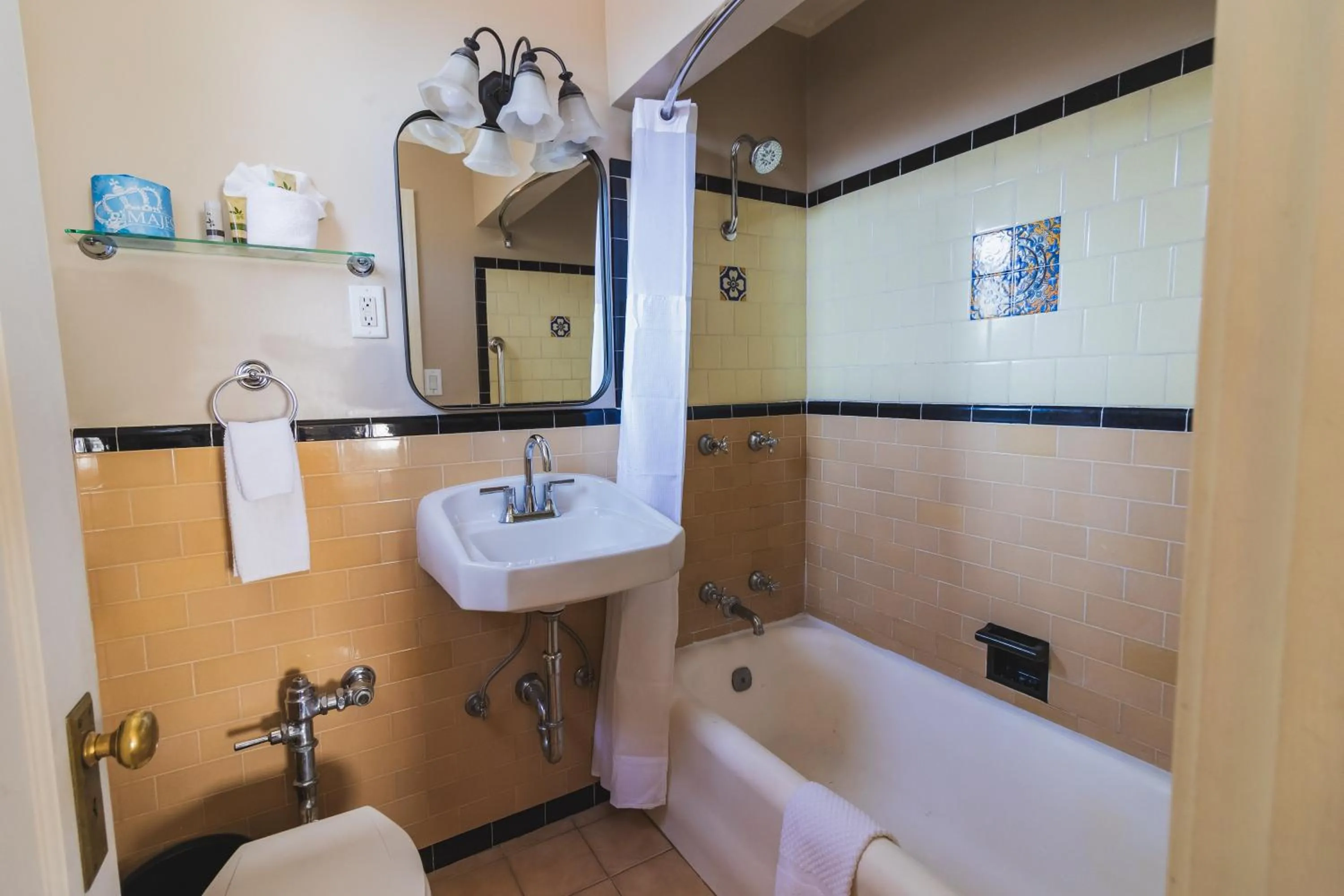 Bathroom in Historic Sonora Inn