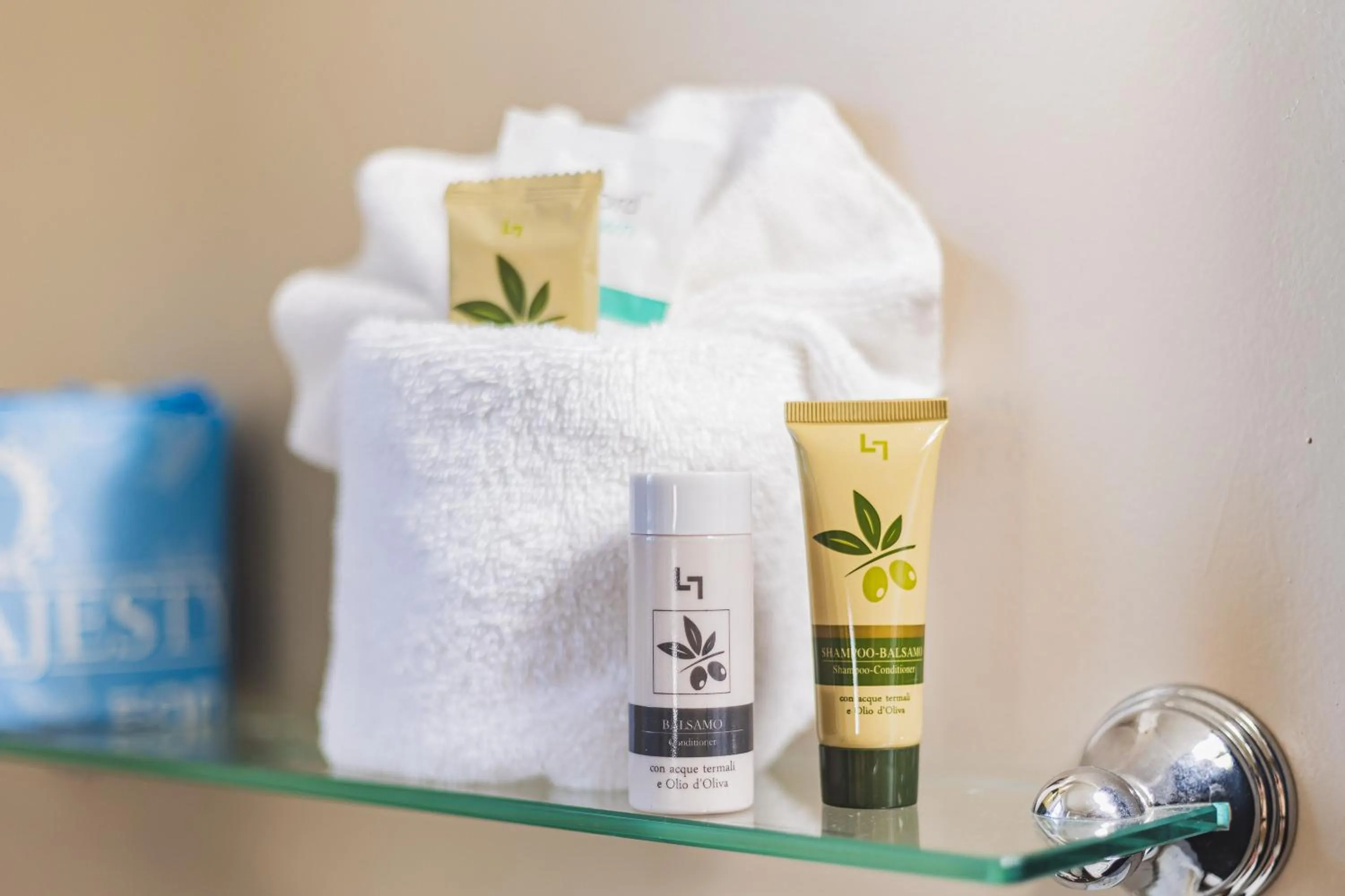 Bathroom in Historic Sonora Inn