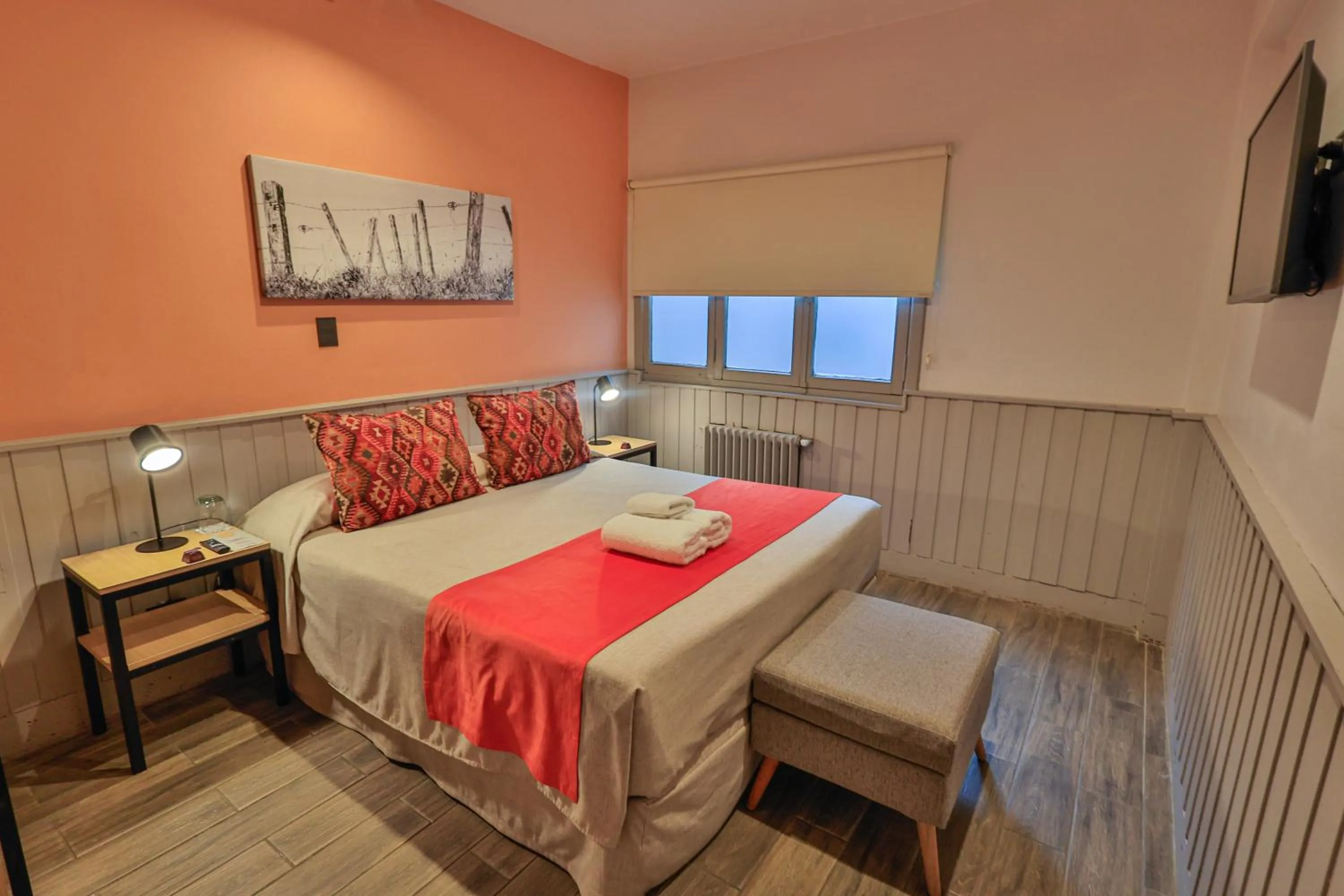 Bedroom, Bed in Hotel Bariloche By Tierra Gaucha