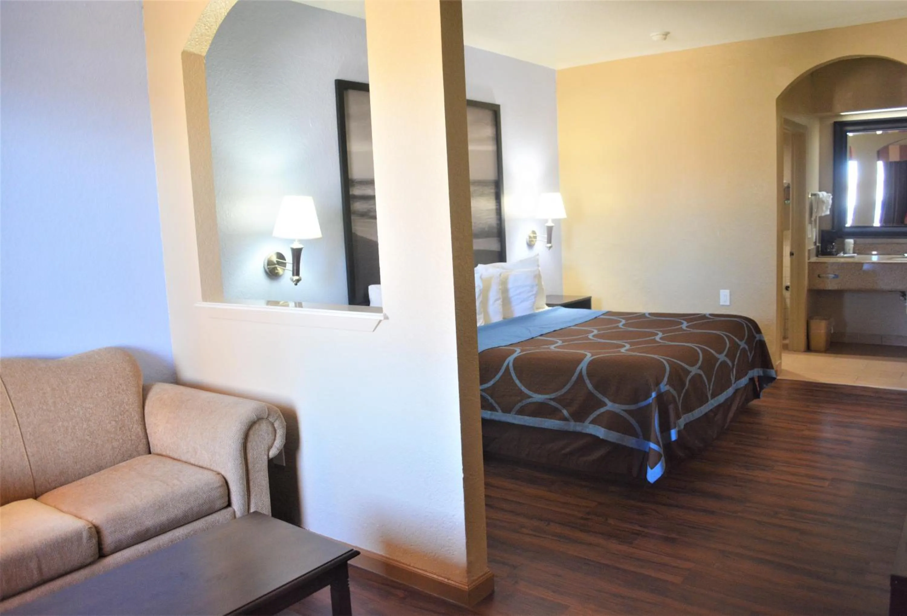 Photo of the whole room, Bed in Super 8 by Wyndham Galveston