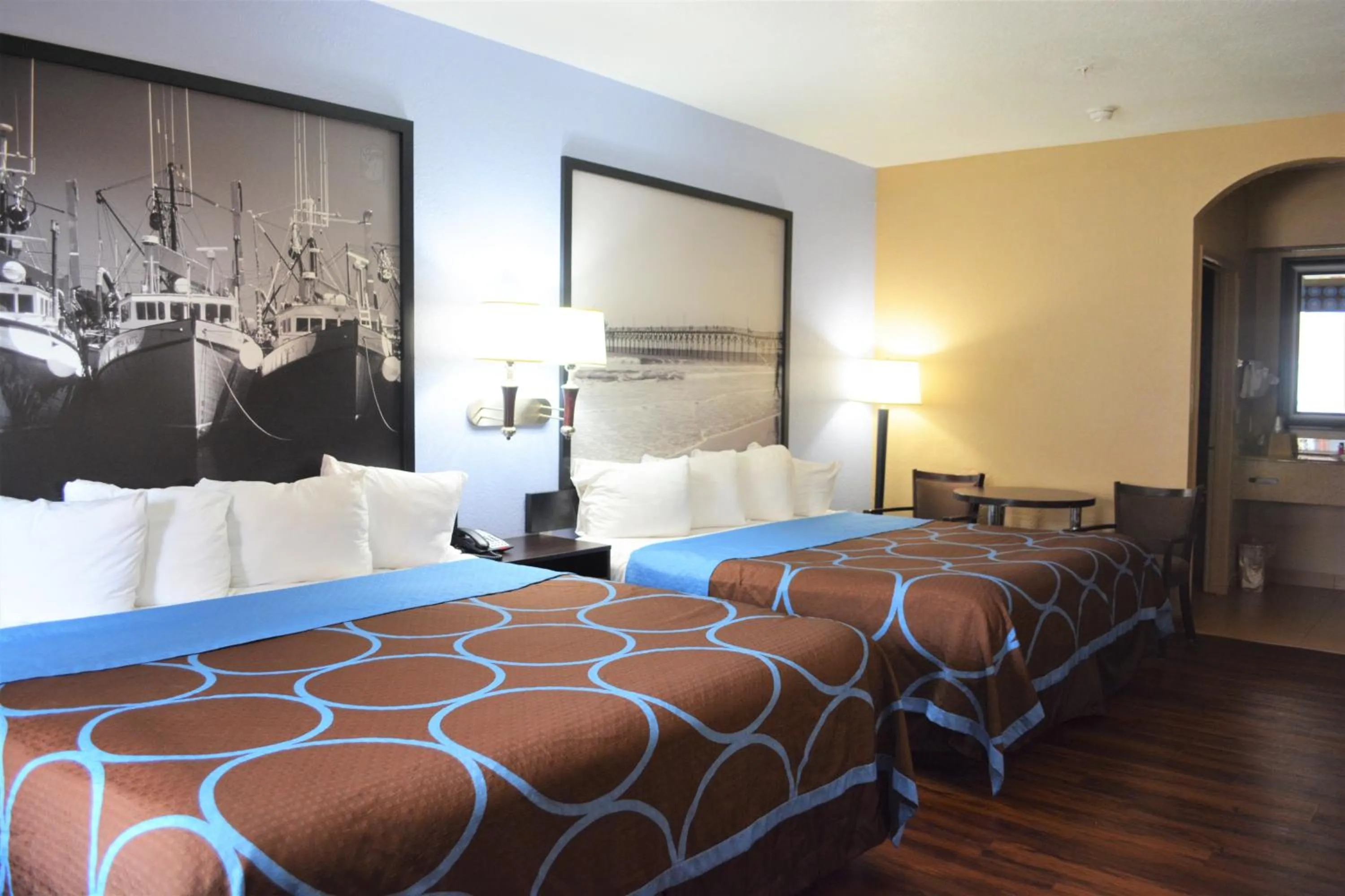 Bedroom, Bed in Super 8 by Wyndham Galveston