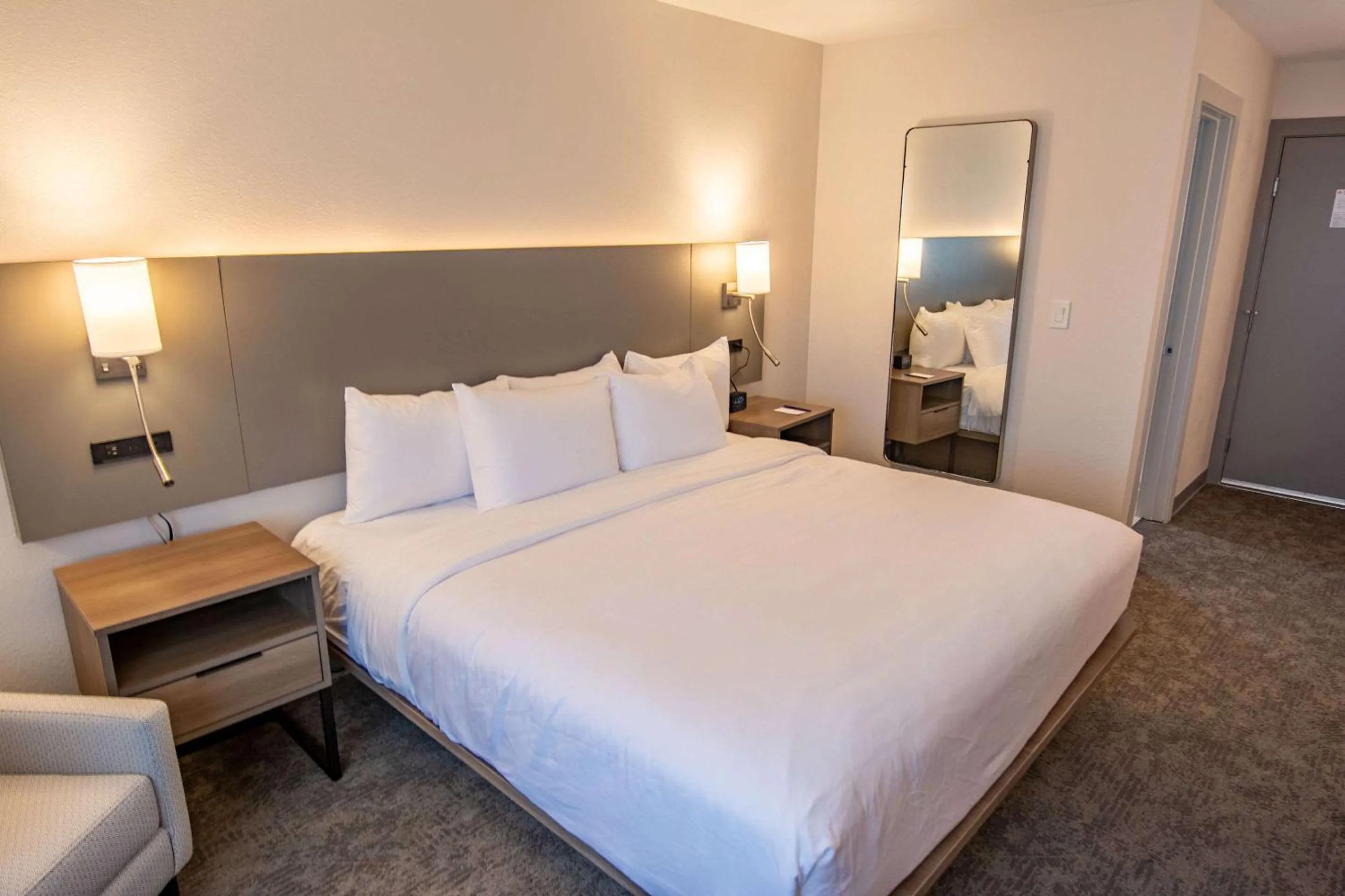 Bedroom, Bed in Comfort Inn Battle Mountain - Midway Between Elko and Winnemucca