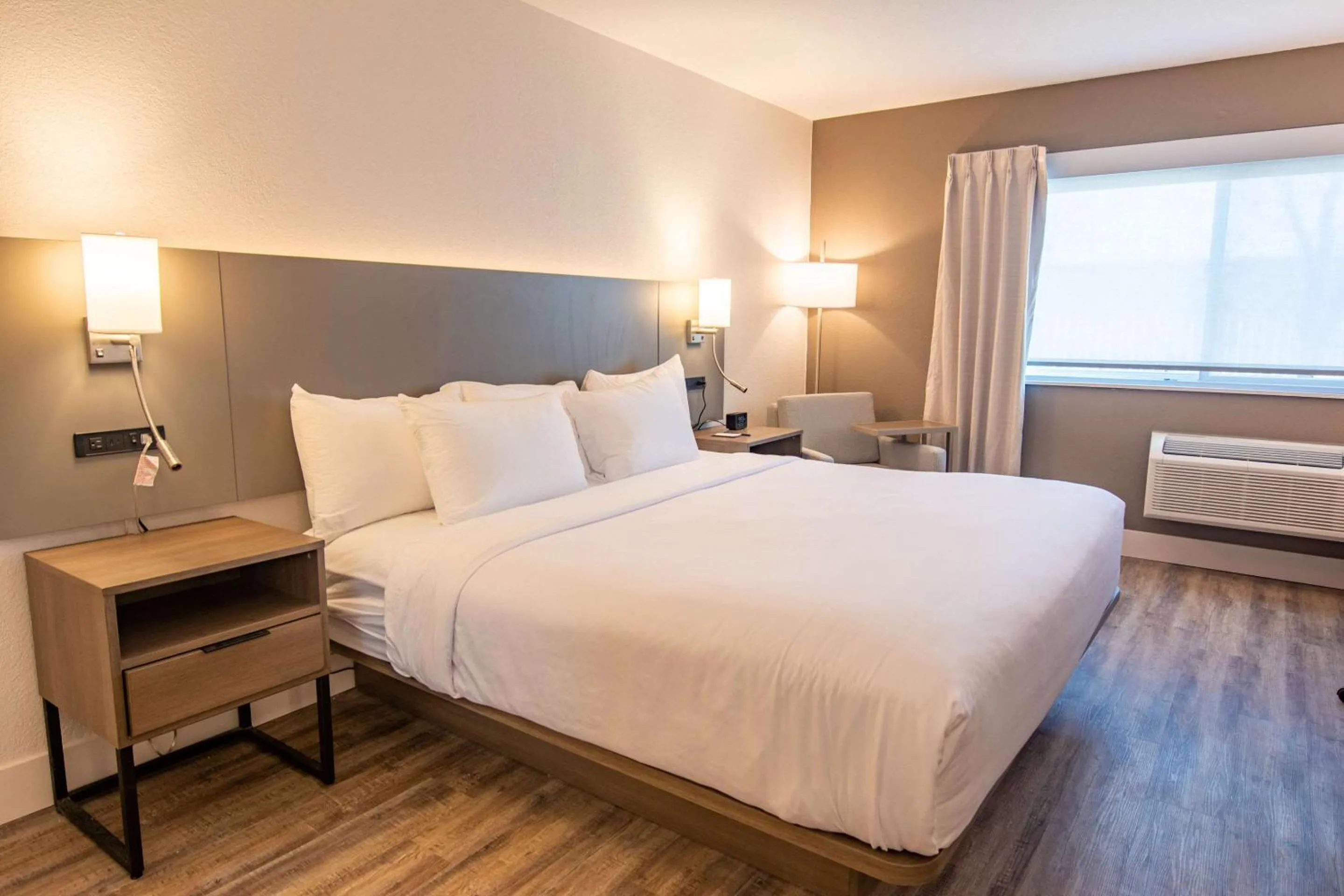 Bedroom, Bed in Comfort Inn Battle Mountain - Midway Between Elko and Winnemucca