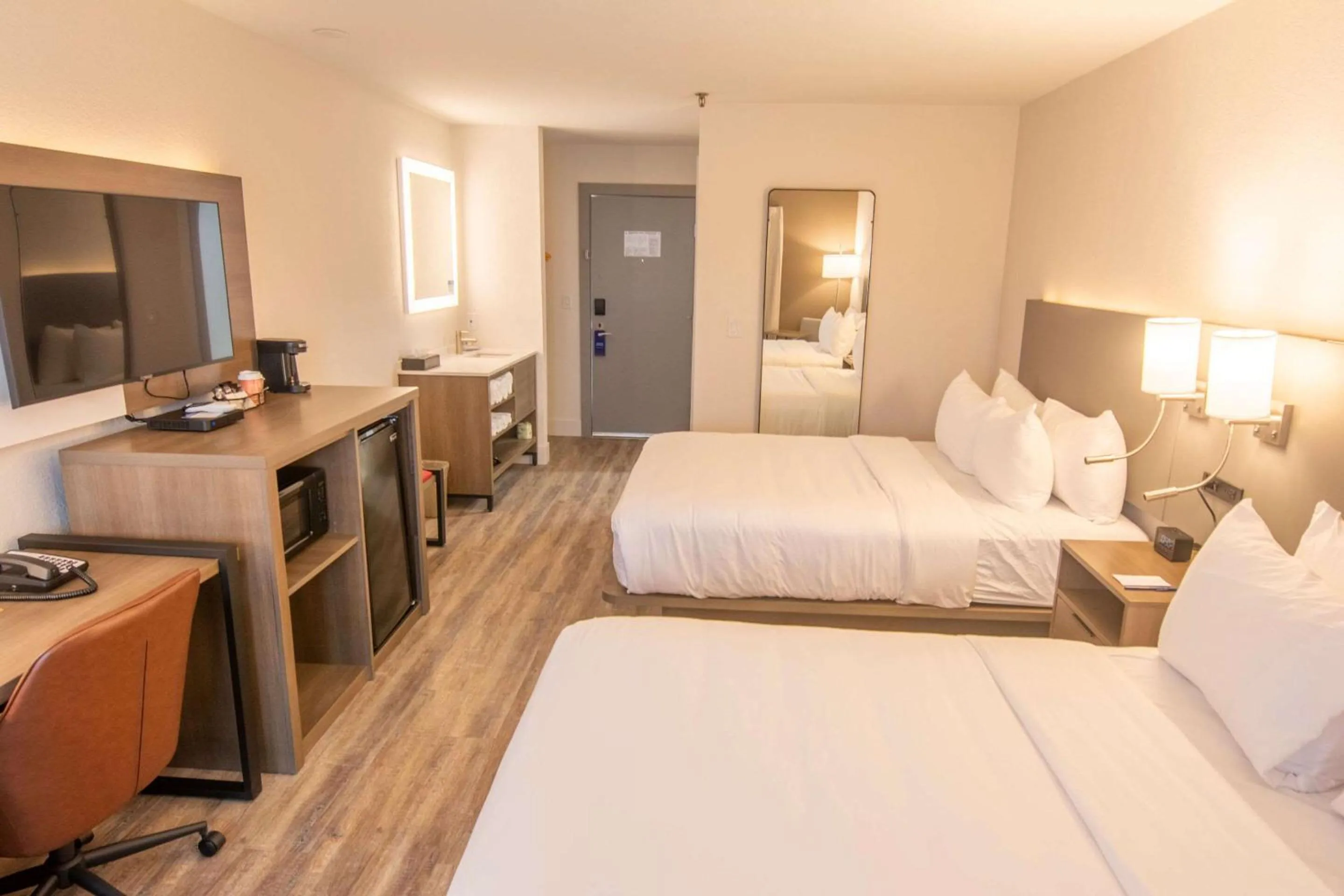 Bedroom, Bed in Comfort Inn Battle Mountain - Midway Between Elko and Winnemucca