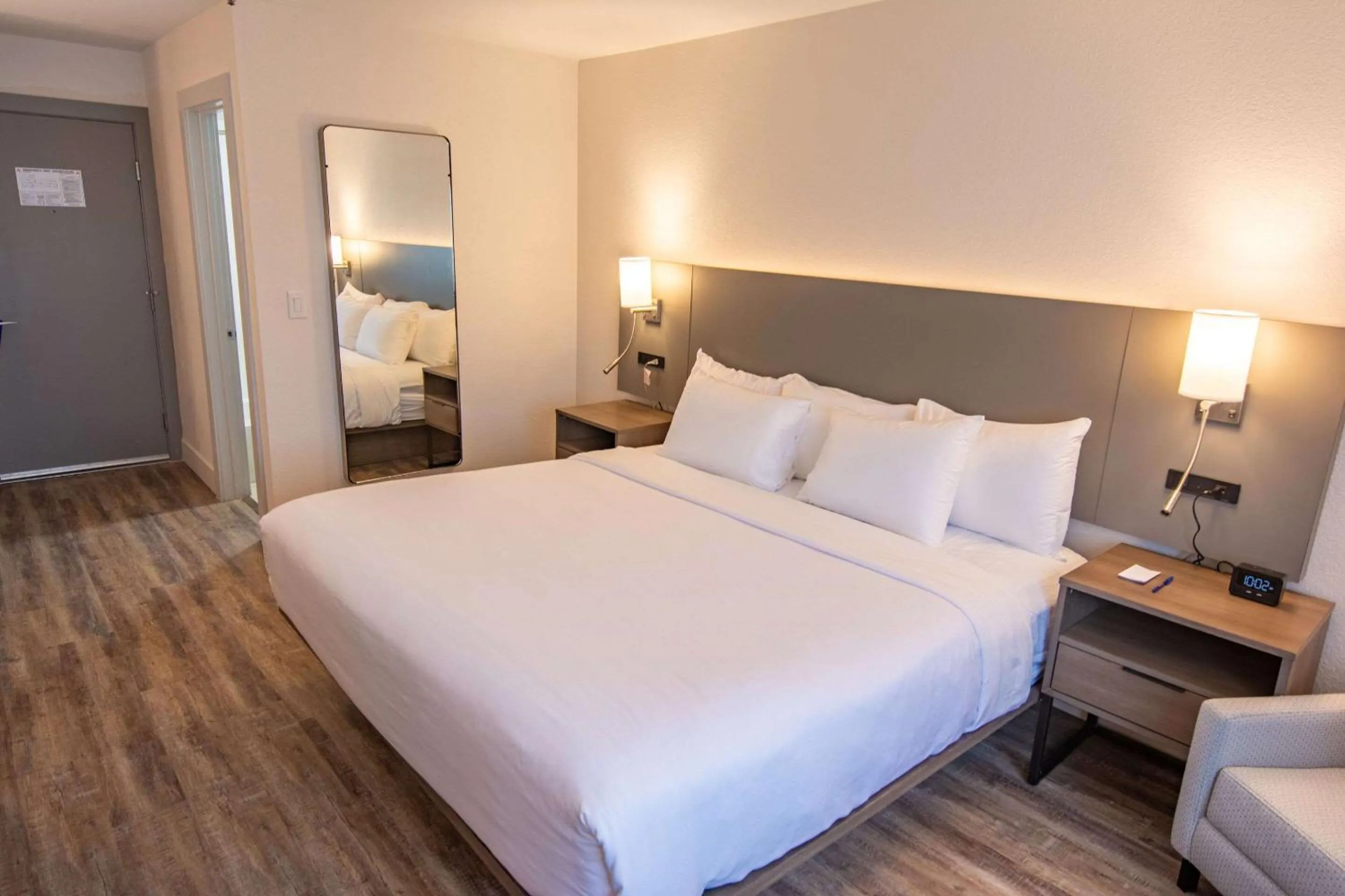 Bedroom, Bed in Comfort Inn Battle Mountain - Midway Between Elko and Winnemucca