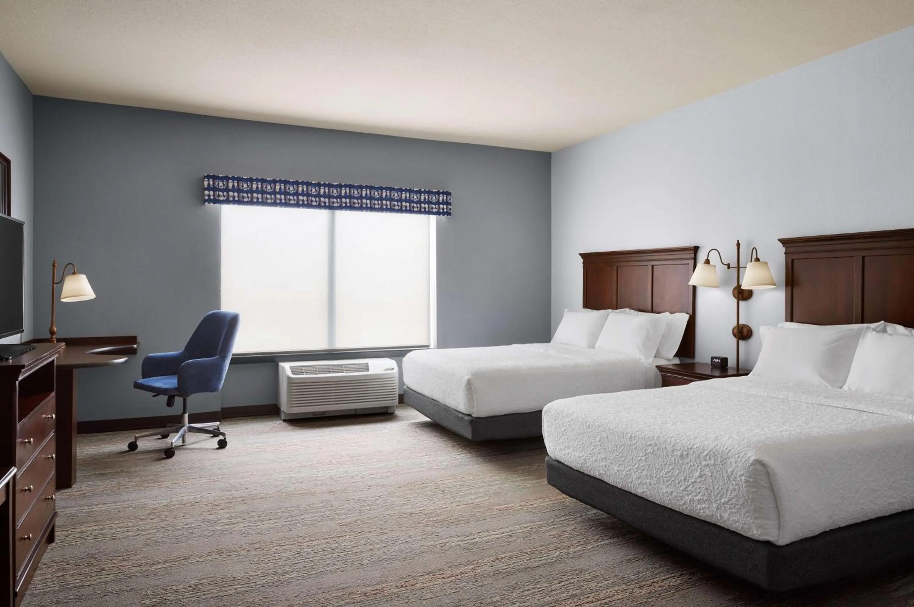 Bedroom, Bed in Hampton Inn & Suites Tulsa South Bixby