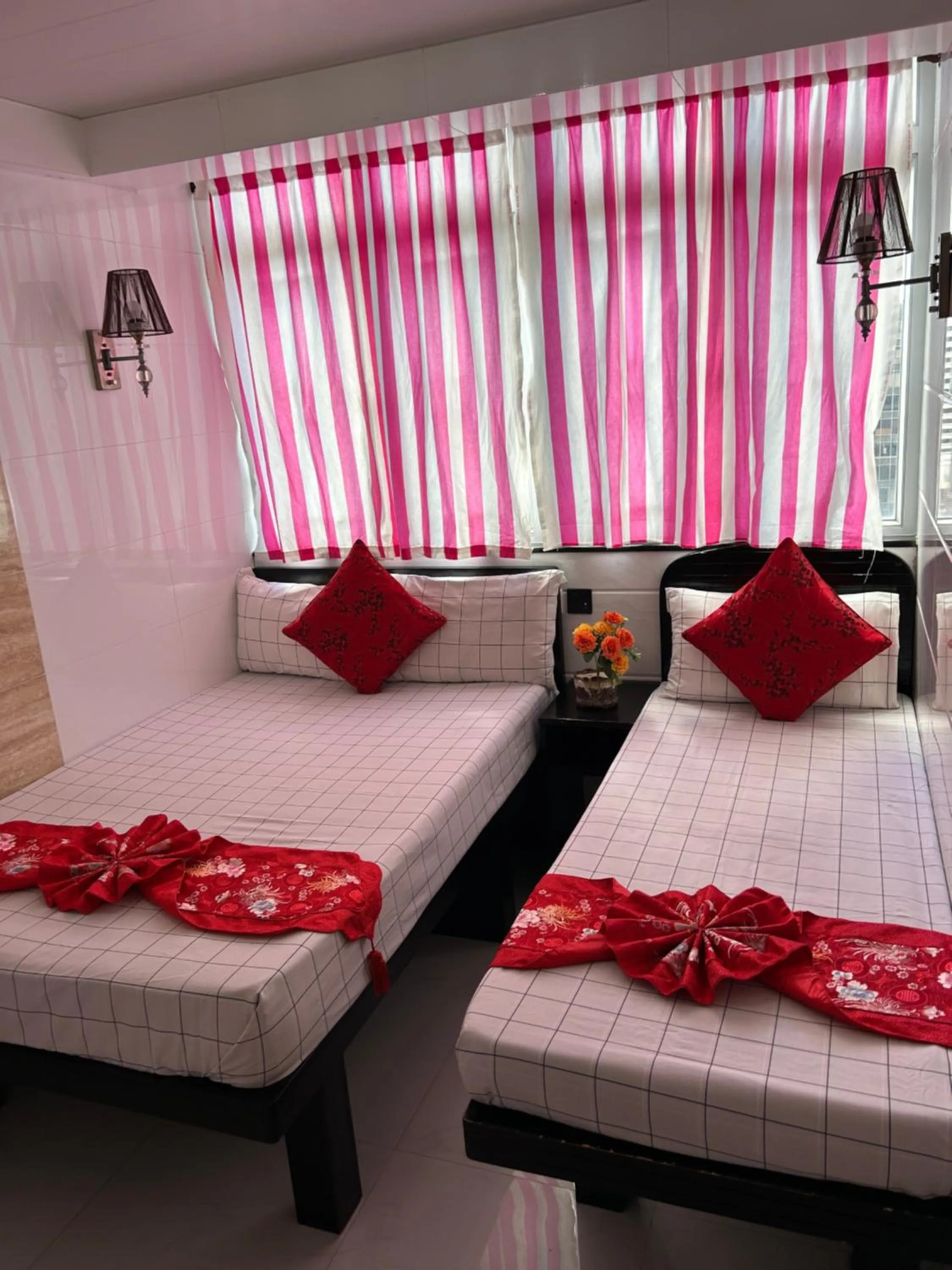 Deluxe Twin Room in Manila Lounge