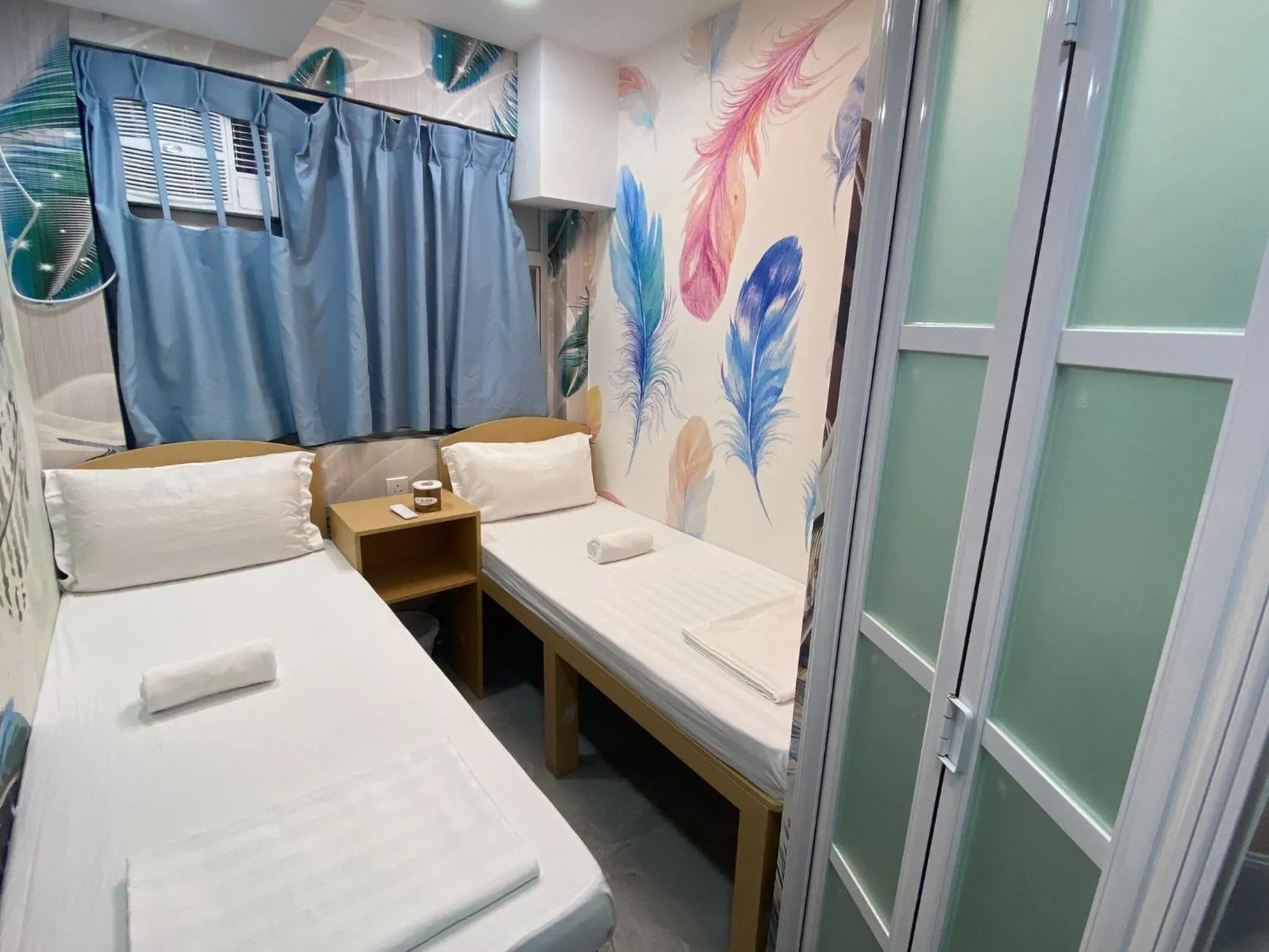 Deluxe Twin Room in Manila Lounge