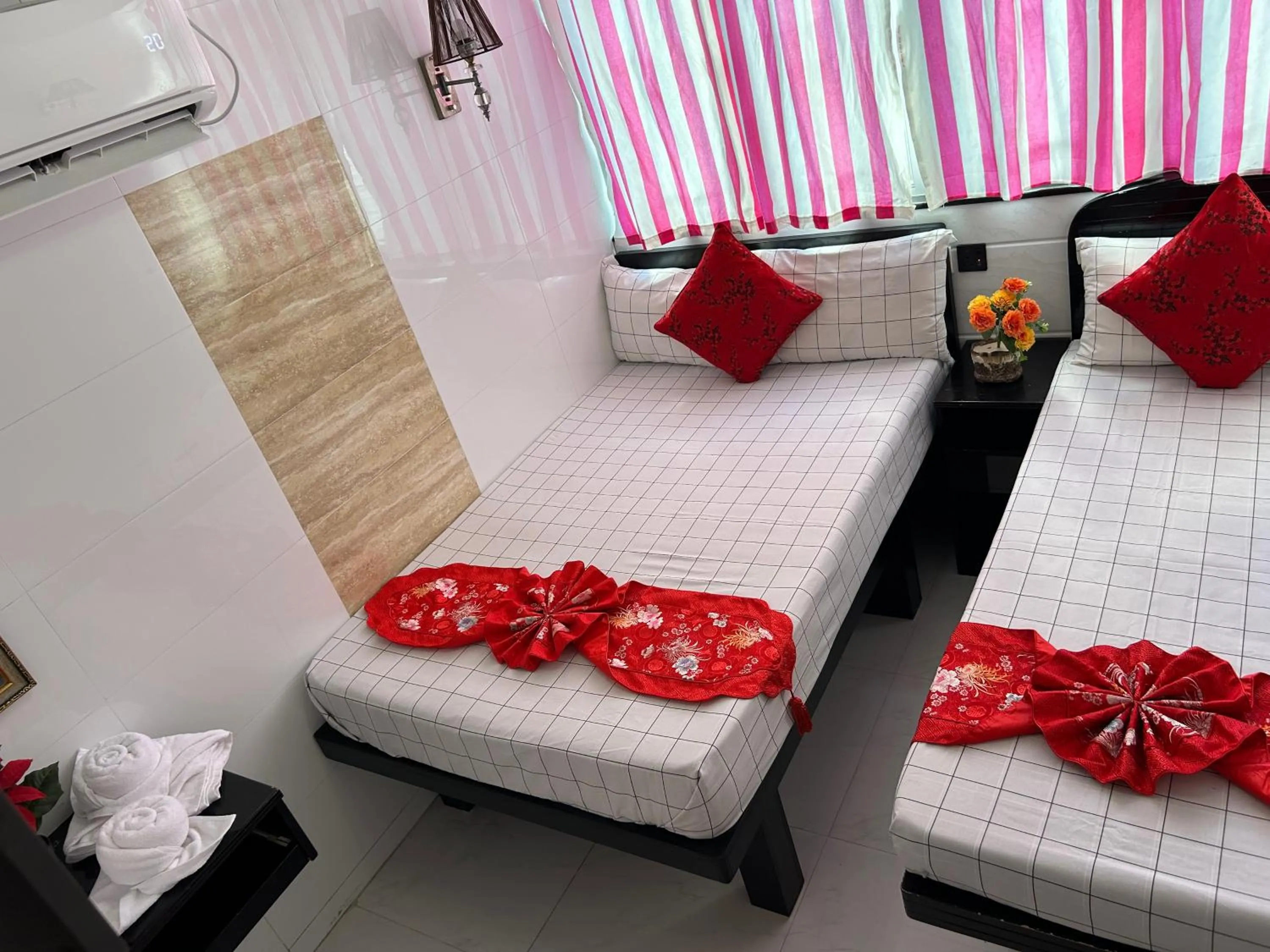 Deluxe Twin Room in Manila Lounge