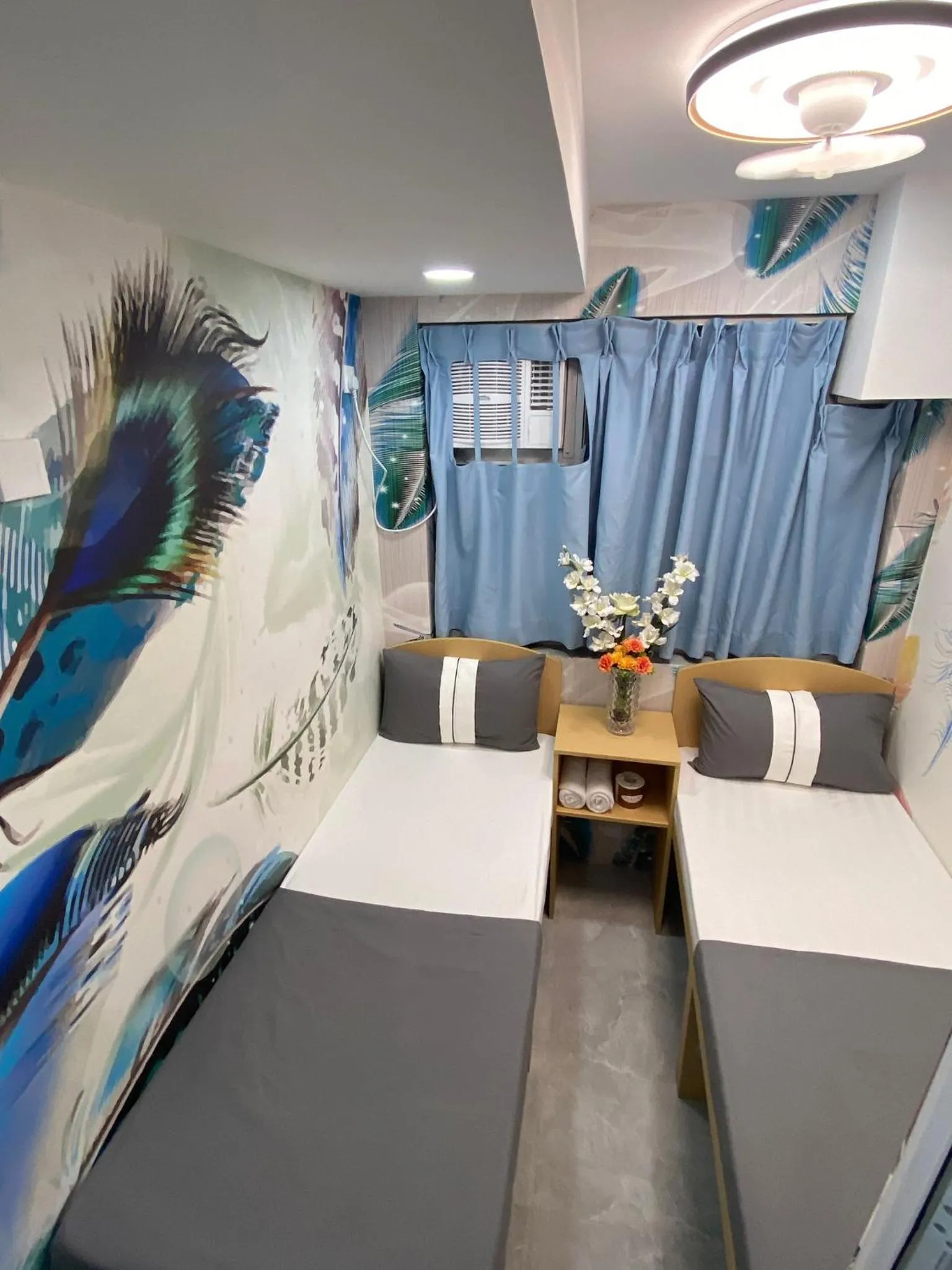 Deluxe Twin Room in Manila Lounge