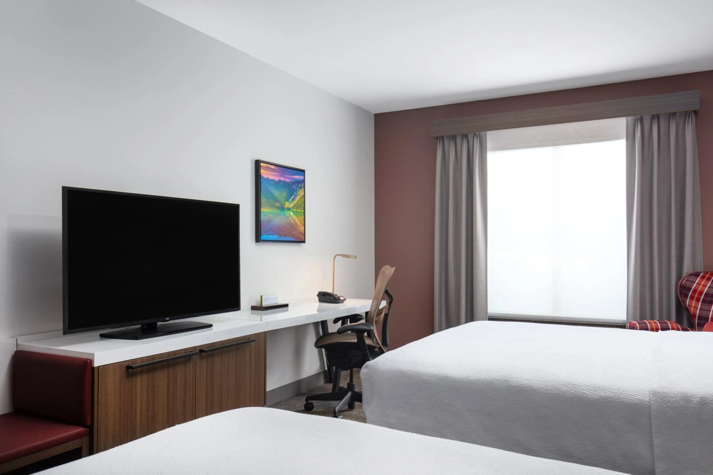 Entertainment, Bed in Hilton Garden Inn Kalispell