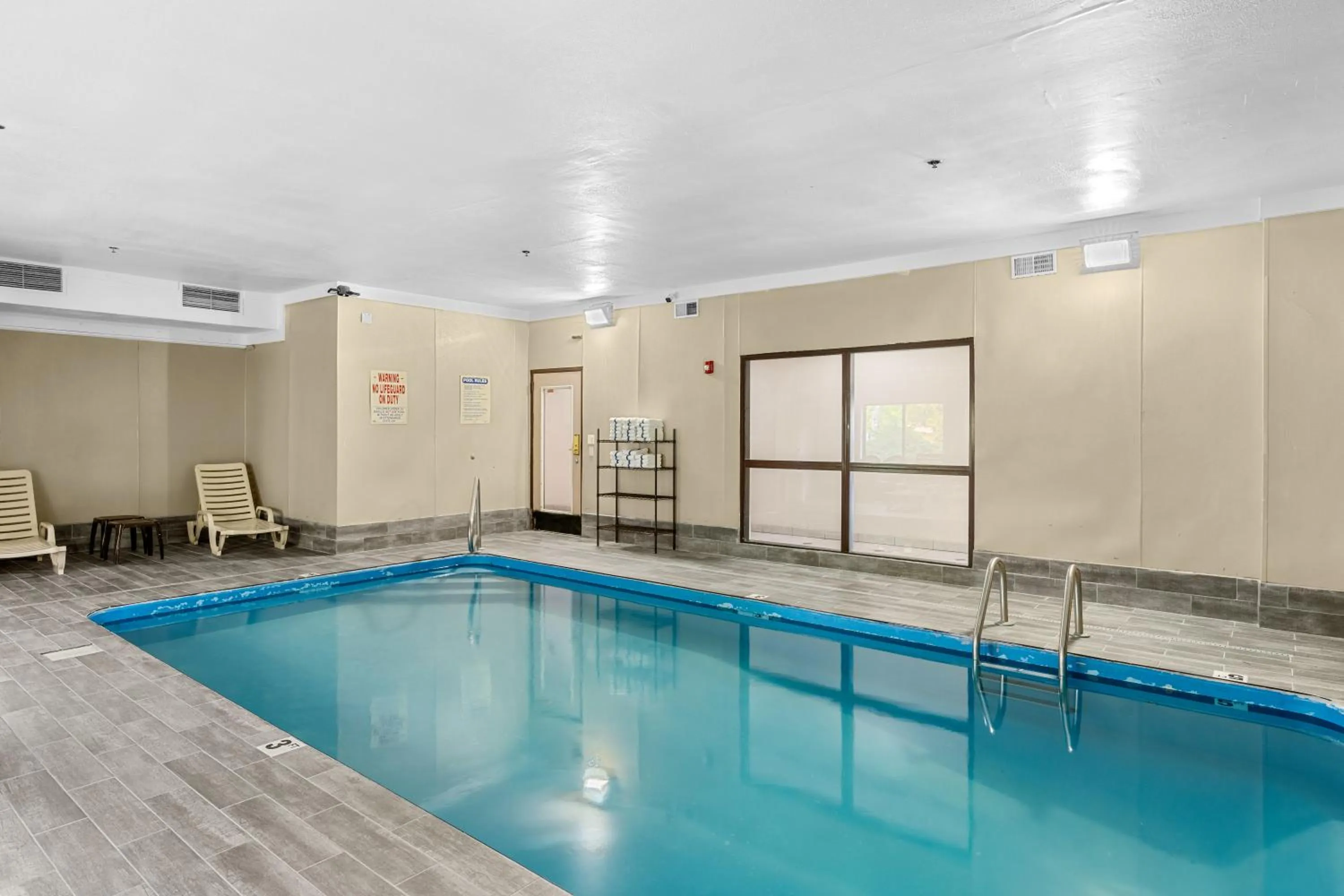 Swimming pool in Baymont by Wyndham Lawrence