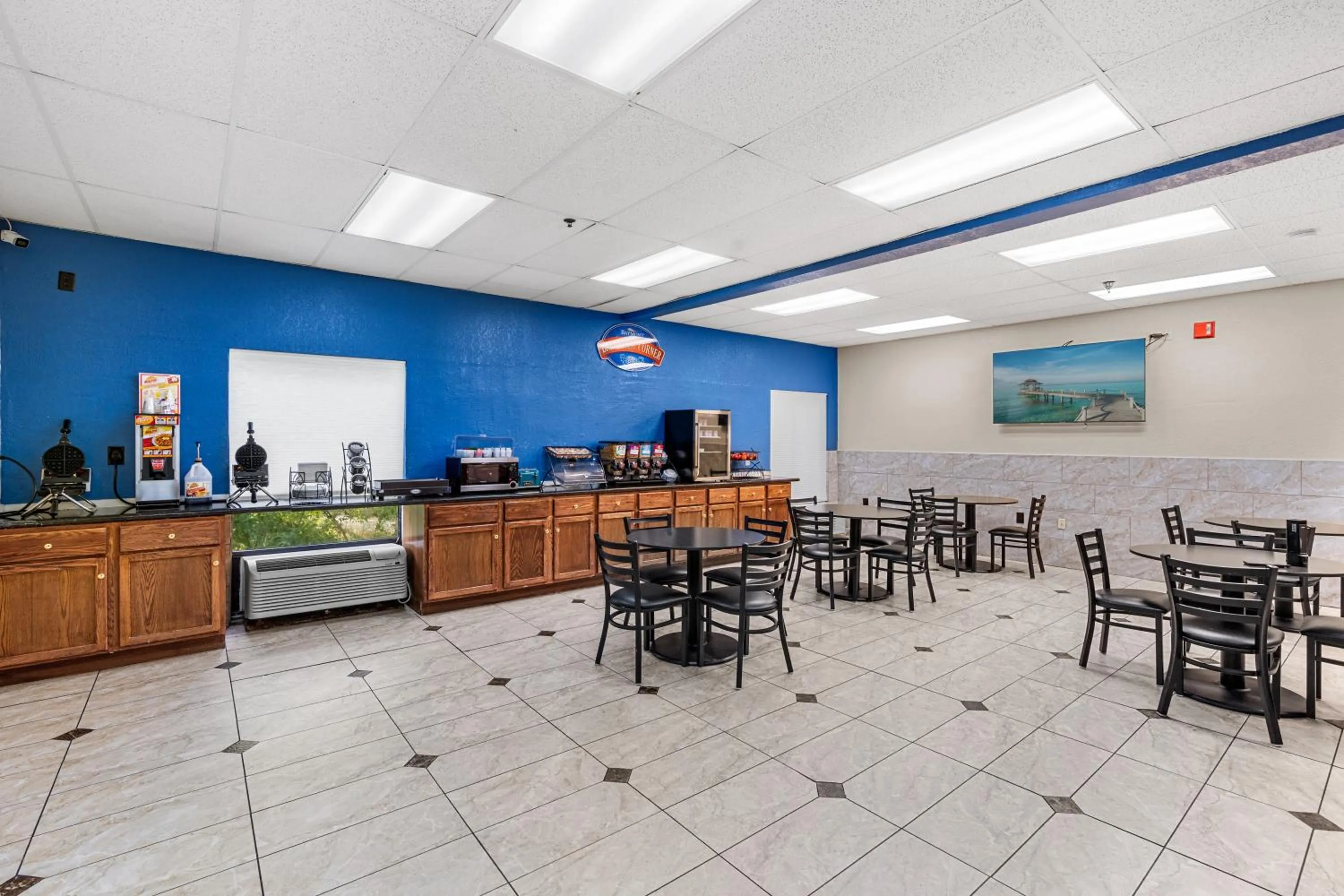 Breakfast in Baymont by Wyndham Lawrence