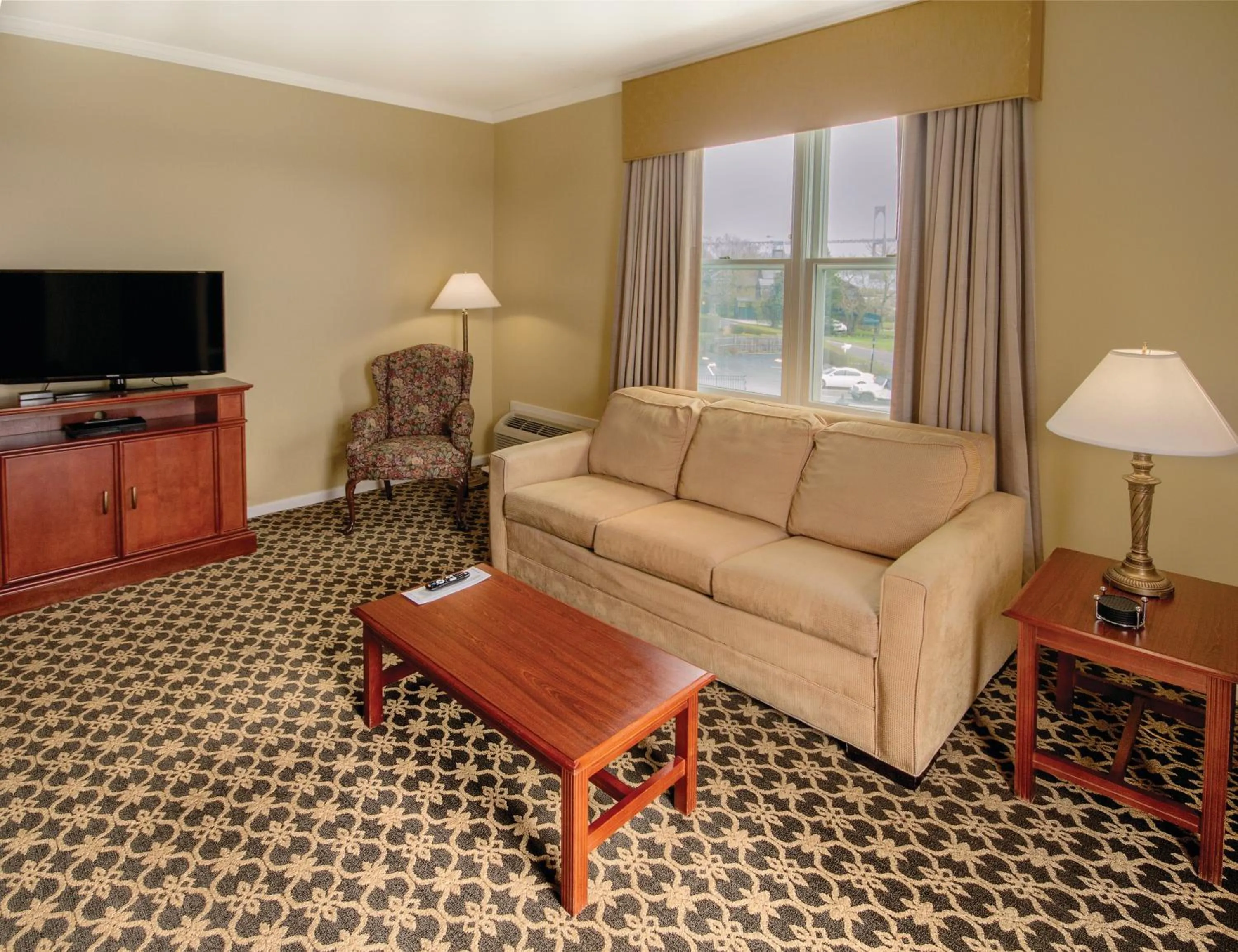 Living room in Club Wyndham Bay Voyage Inn