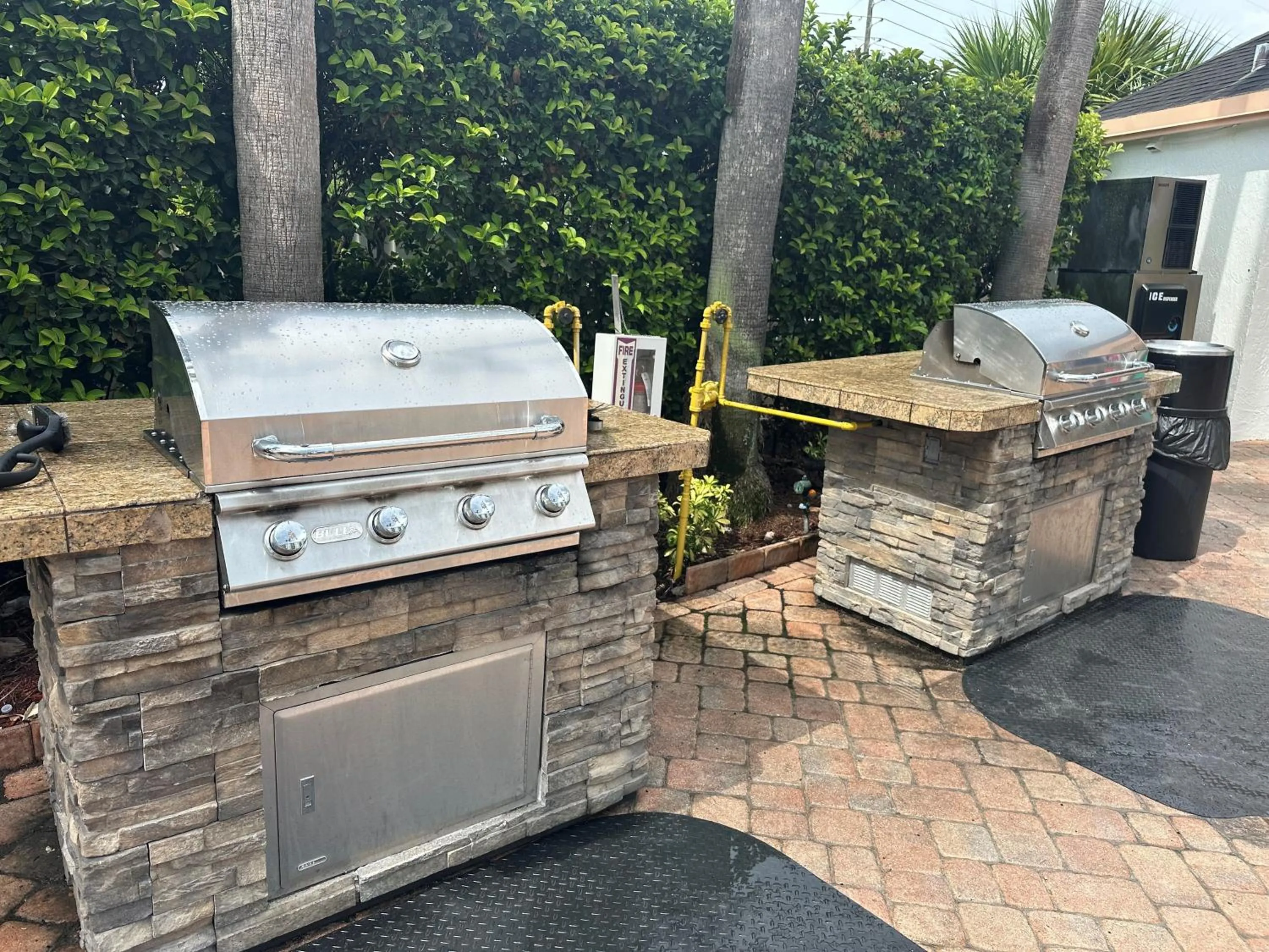 BBQ facilities in Bluegreen Vacations Orlando's Sunshine Resort