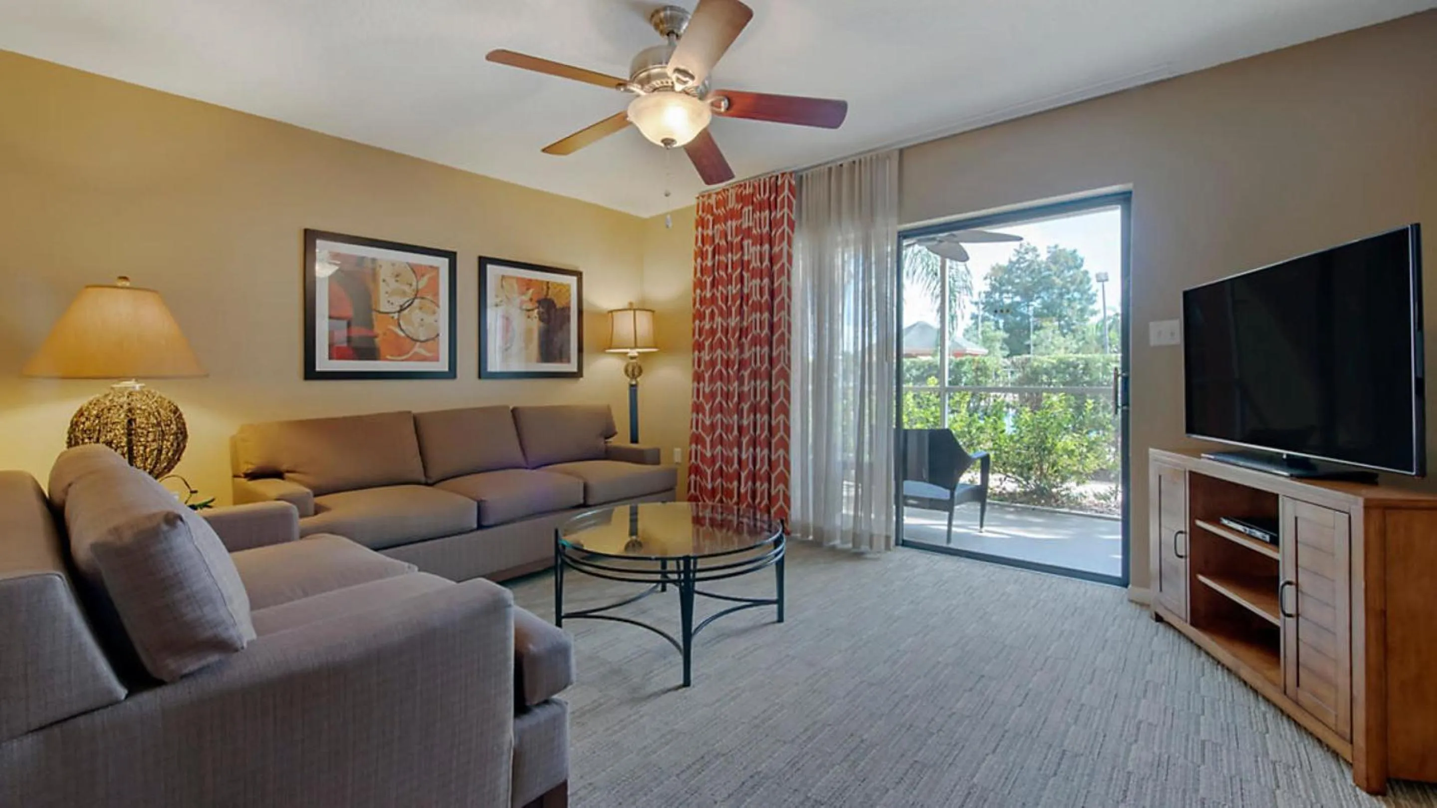 TV and multimedia in Bluegreen Vacations Orlando's Sunshine Resort