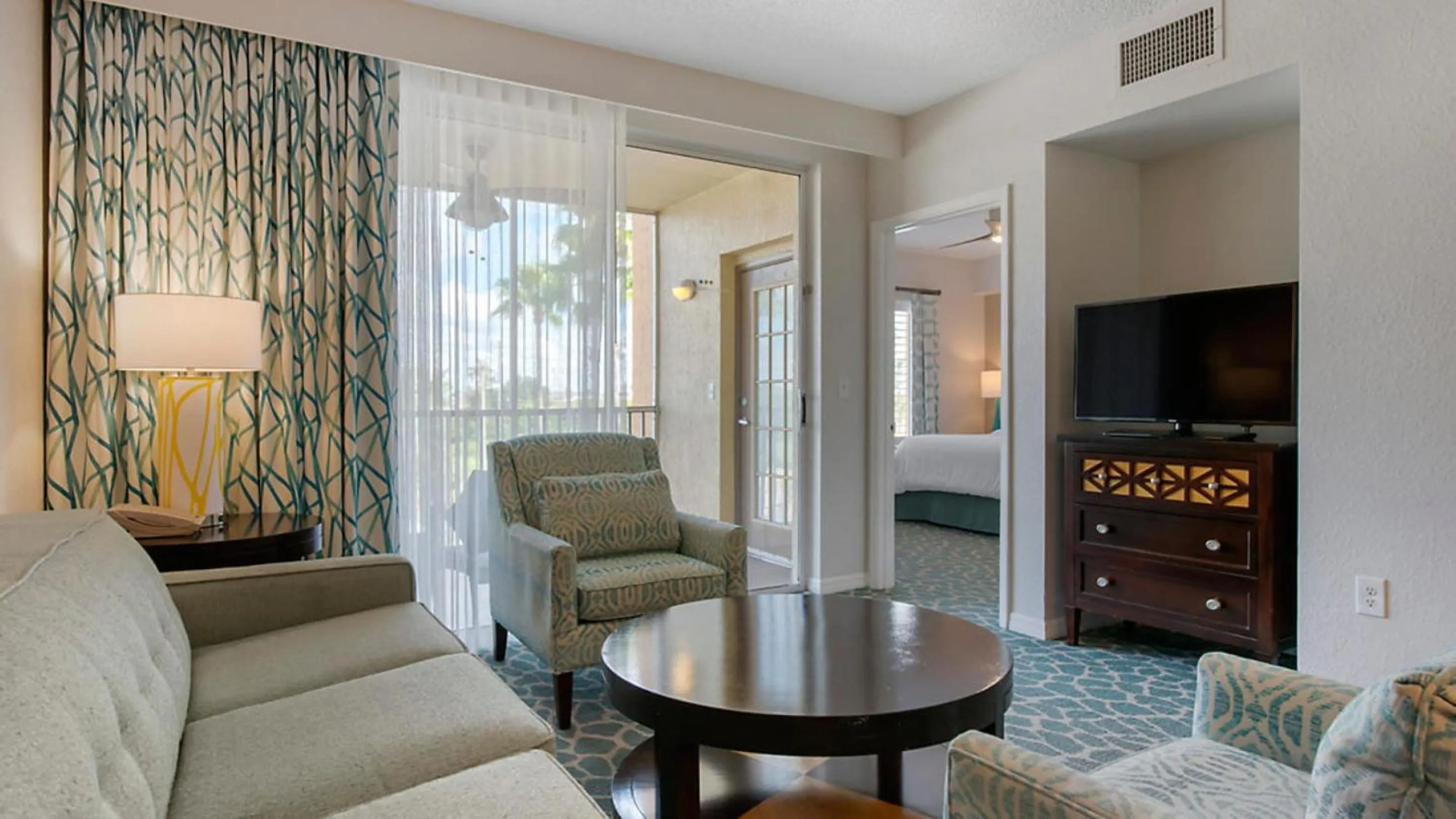TV and multimedia in Bluegreen Vacations Orlando's Sunshine Resort
