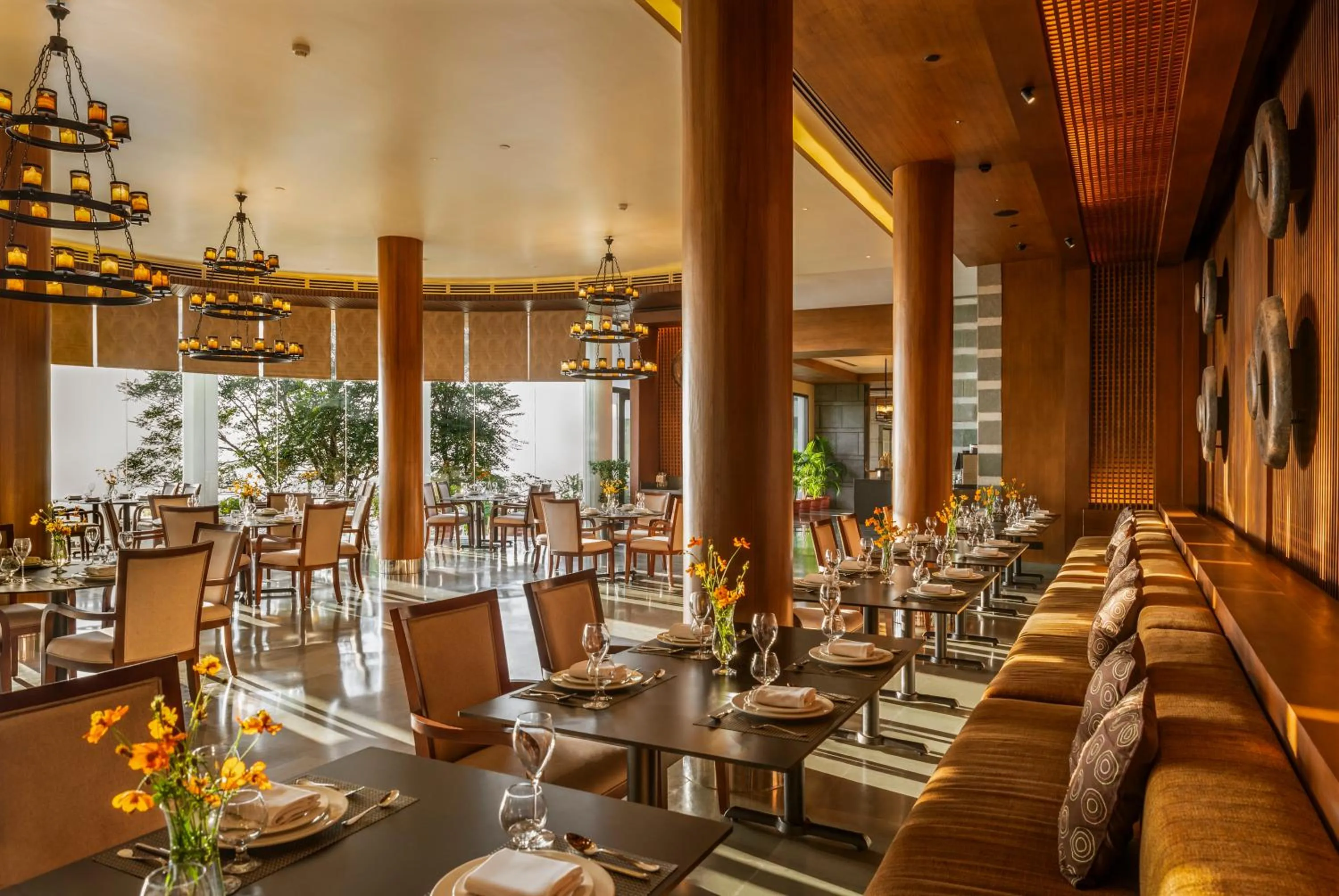 Restaurant/places to eat in Moksha Himalaya Spa Resort