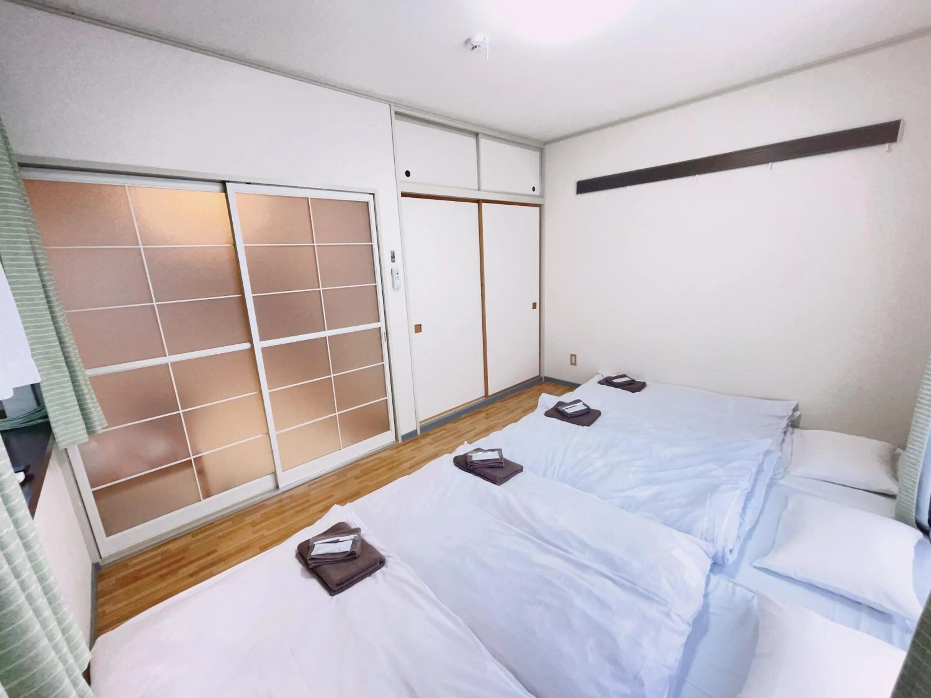 Bedroom, Bed in Chang Tee Hotel Ikebukuro