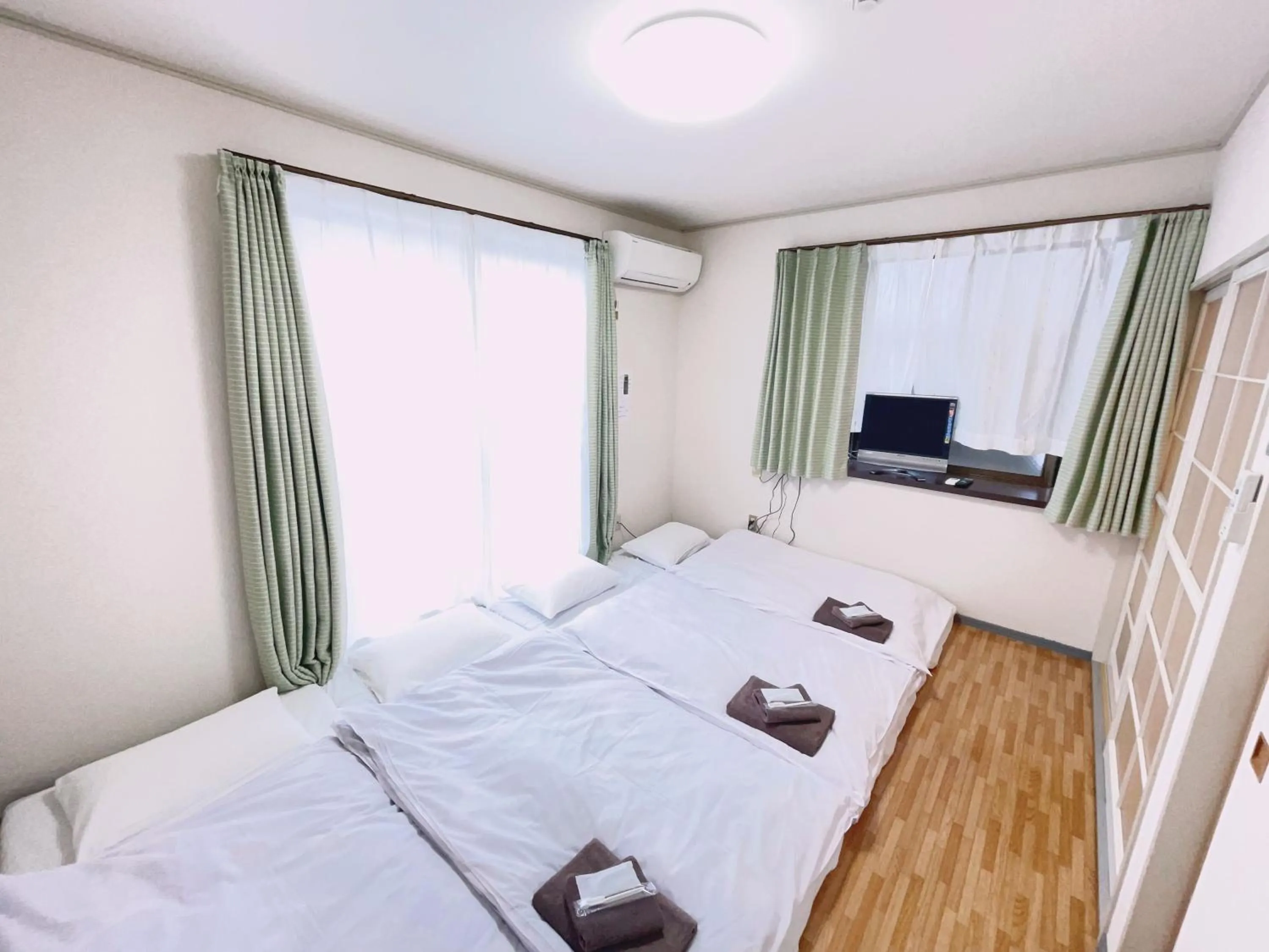 Bedroom, Bed in Chang Tee Hotel Ikebukuro