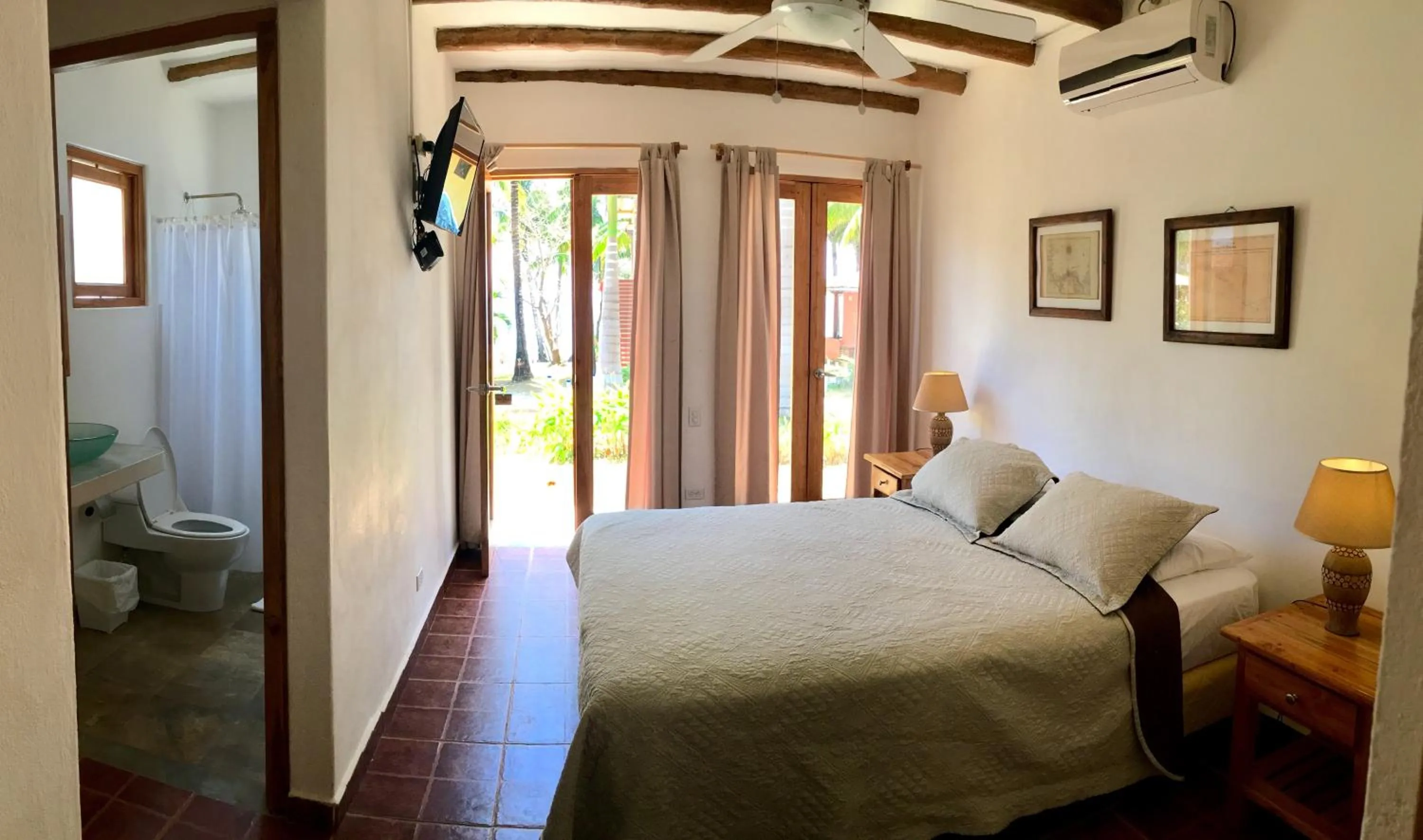 Bed in Hotel Punta Franca