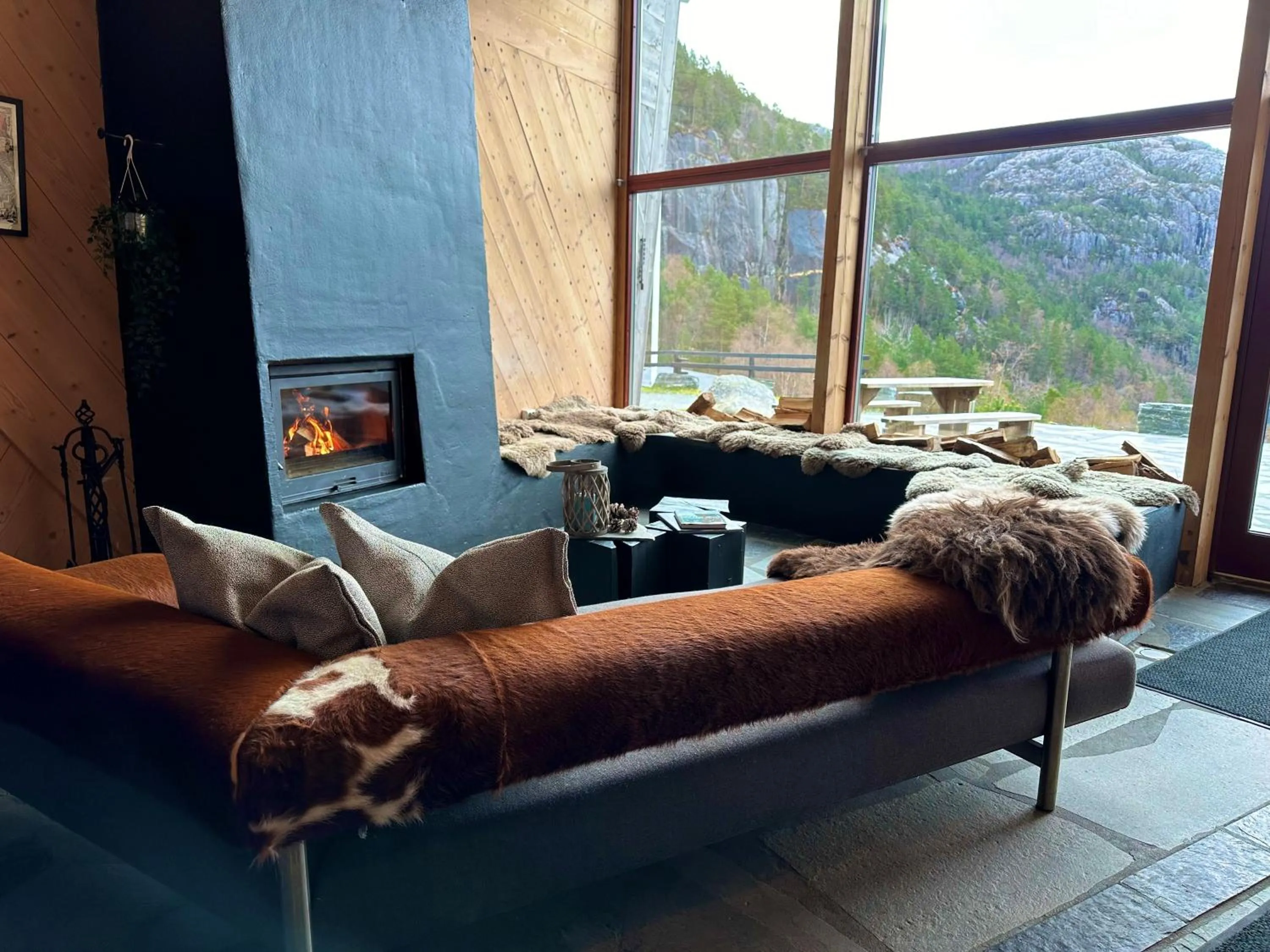 Seating area in Preikestolen Hotel & BaseCamp