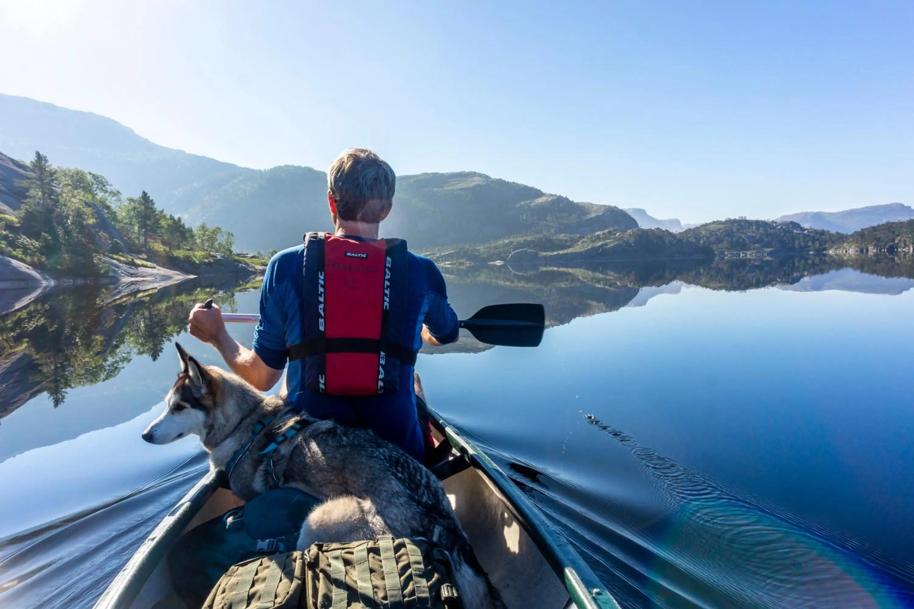 Canoeing in Preikestolen Hotel & BaseCamp