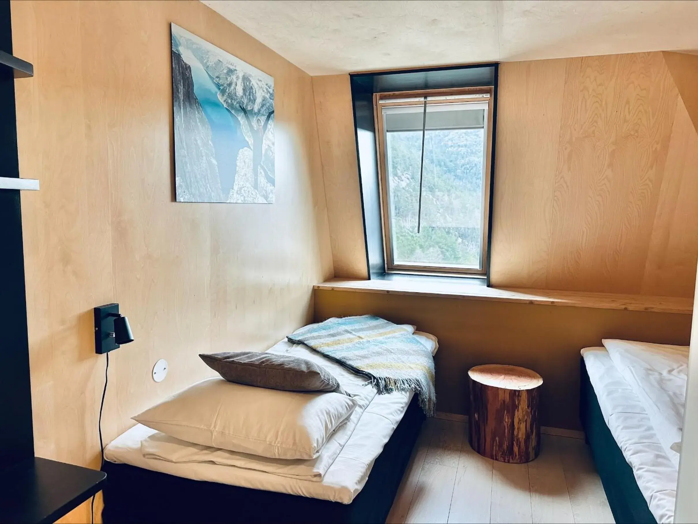 Twin Room with Lake View Preikestolen Fjellstue in Preikestolen Hotel & BaseCamp Twin Room with Lake View Preikestolen Fjellstue in Preikestolen Hotel & BaseCamp