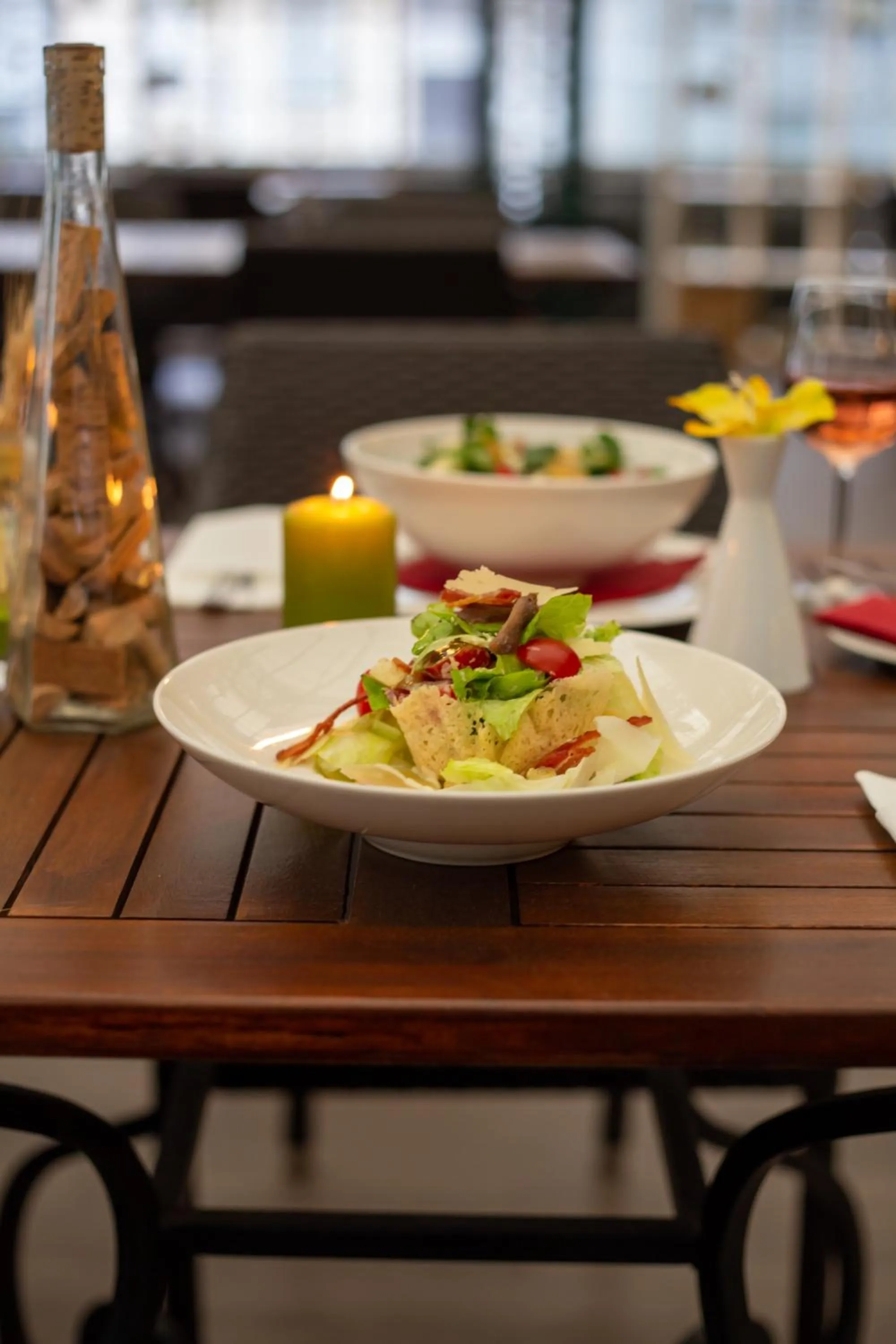 Restaurant/places to eat in Grand Hotel Sofia