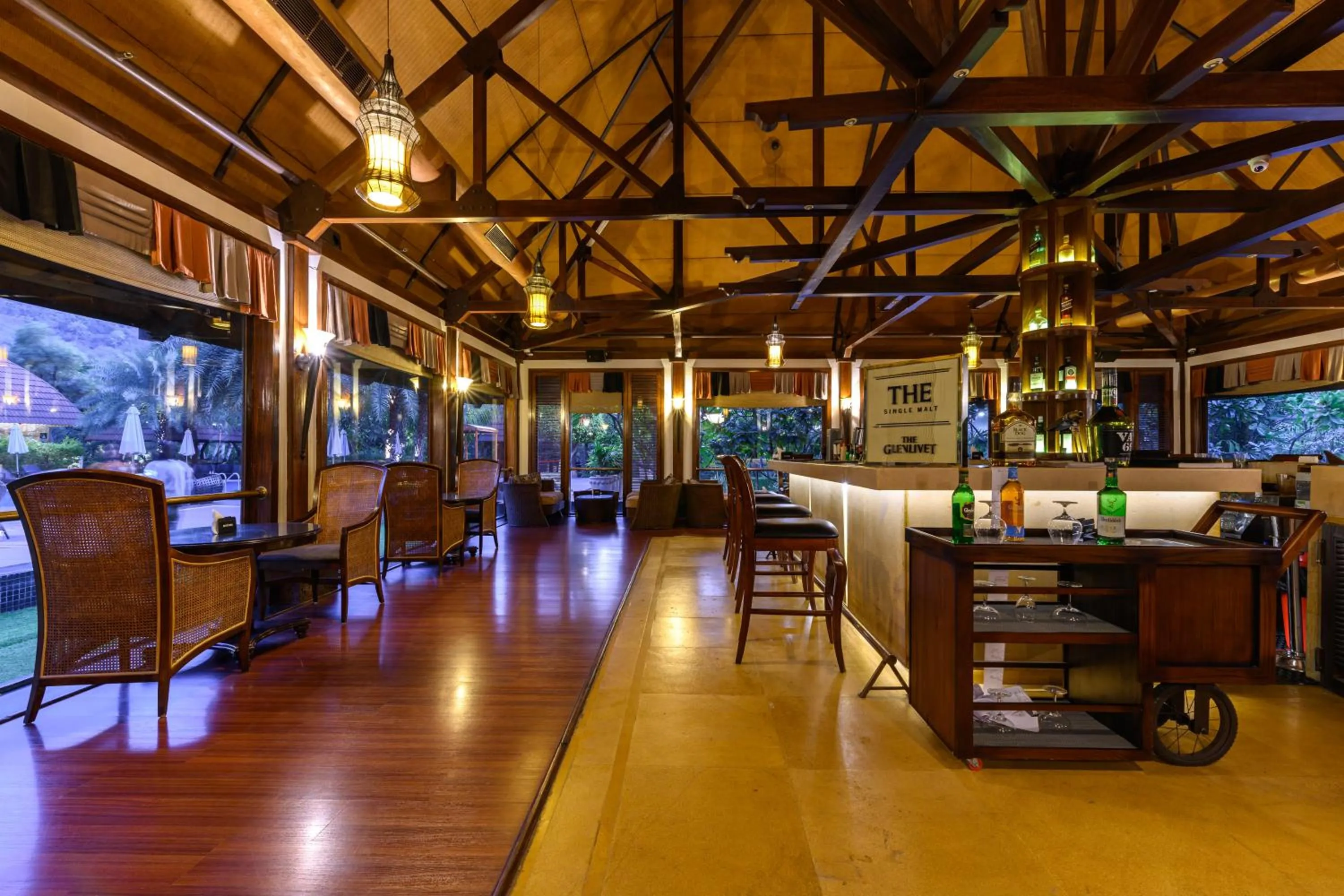 Lounge or bar in Ananta Spa & Resort, Pushkar