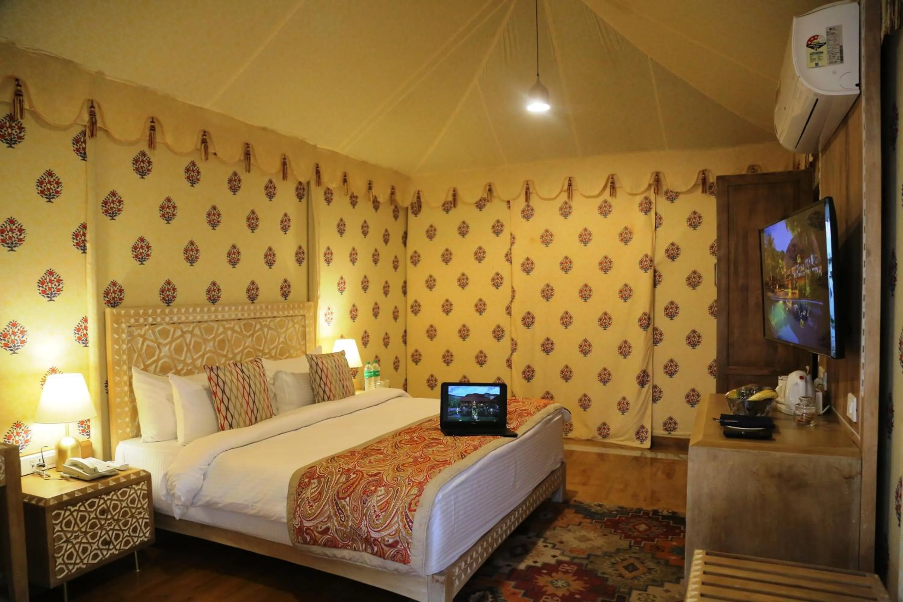 Bed in Ananta Spa & Resort, Pushkar