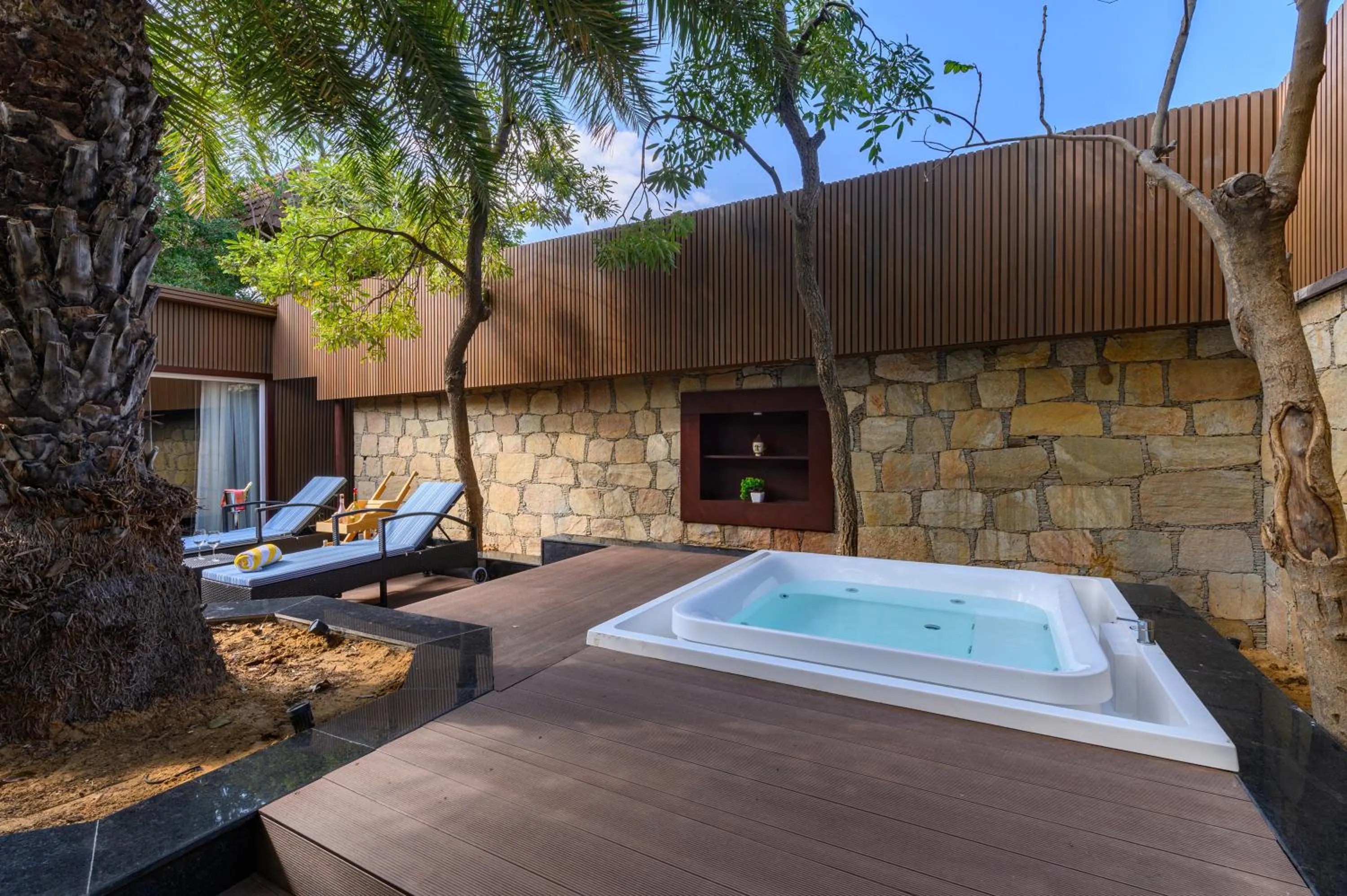 Hot Tub in Ananta Spa & Resort, Pushkar