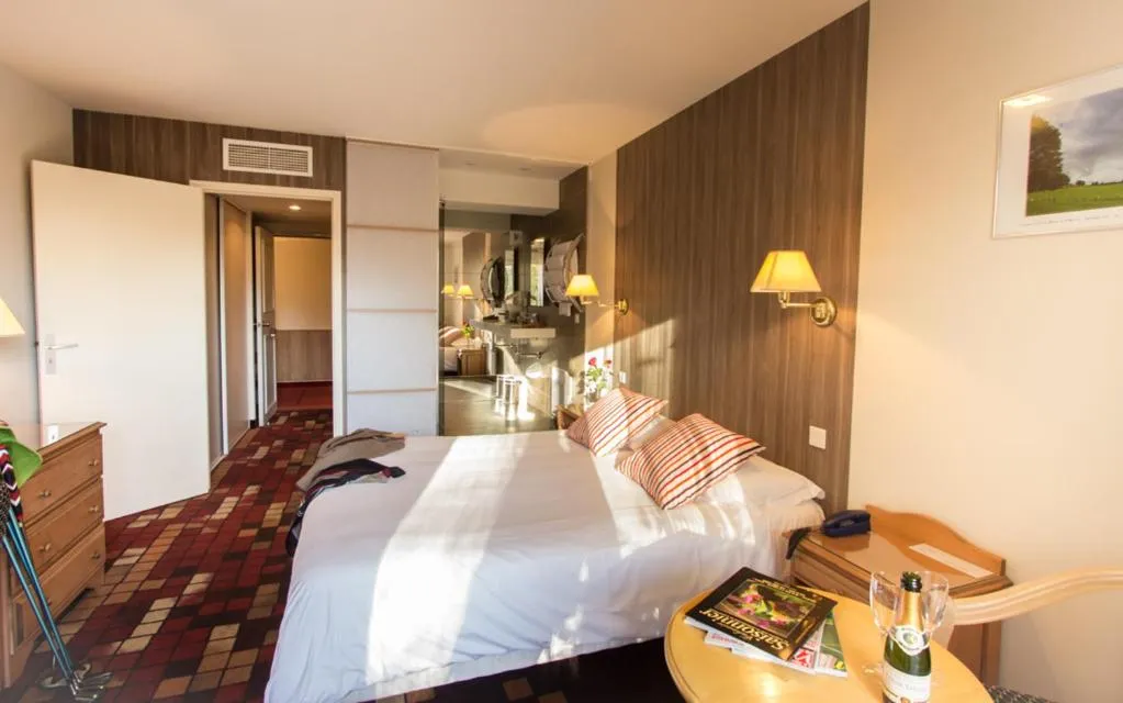 Bed in Les Trois Soleils