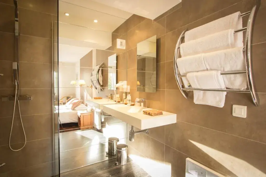 Standard Double Room in Les Trois Soleils Standard Double Room in Les Trois Soleils