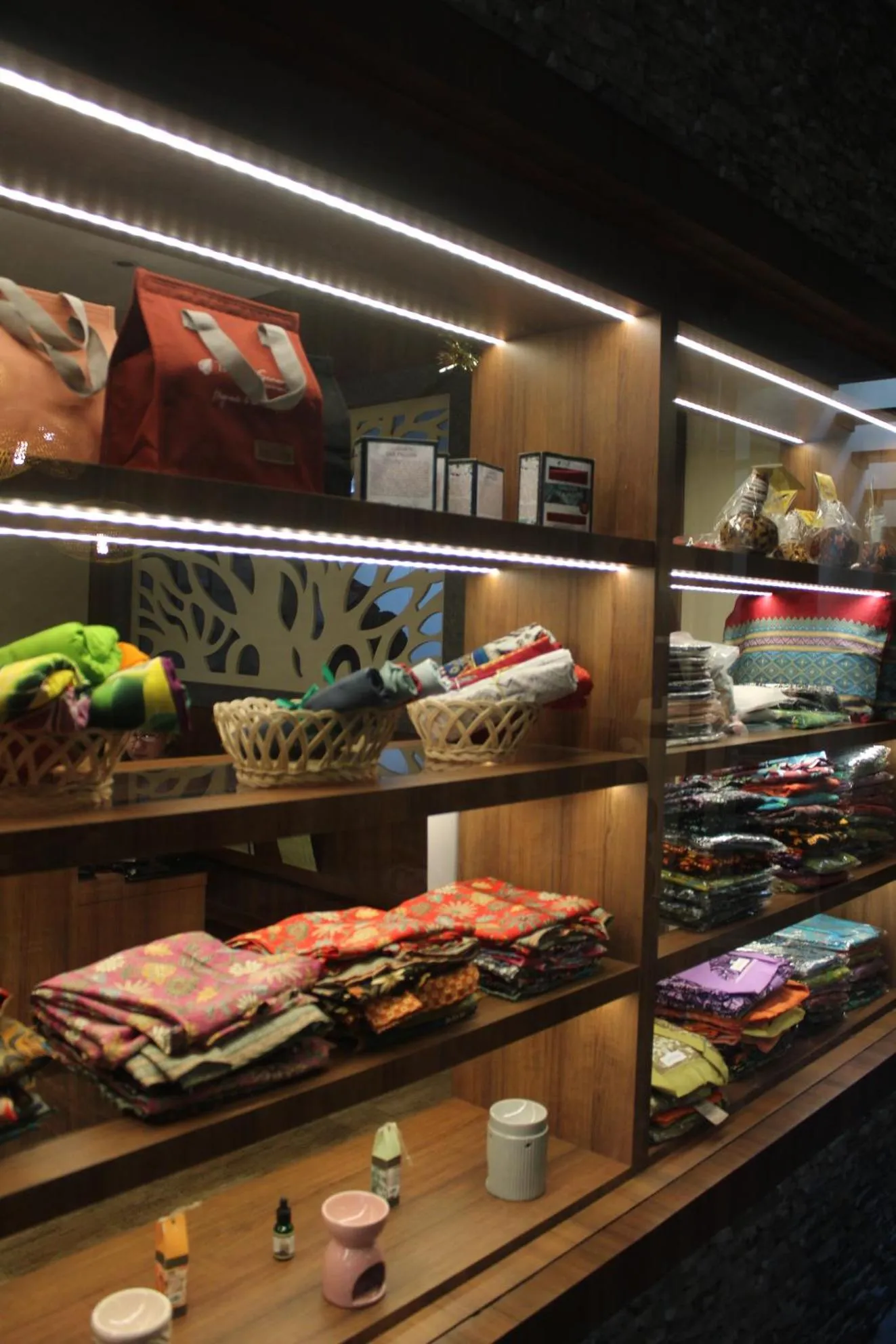 On-site shops in Tempat Senang Spa Resort & Restaurant