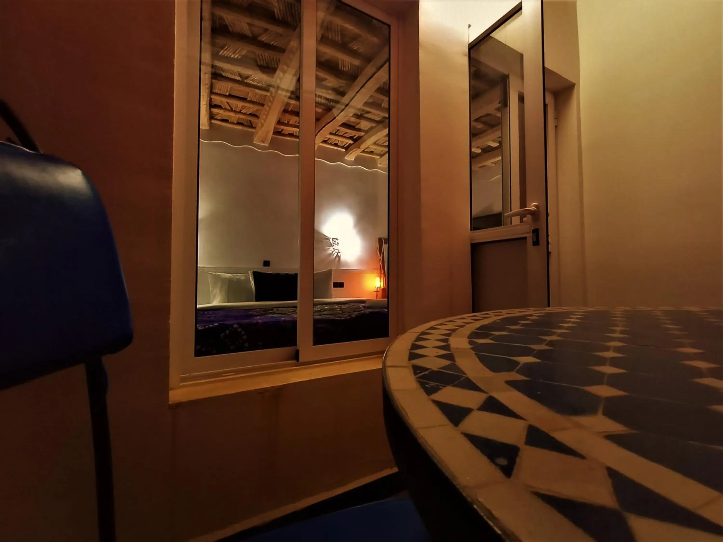Balcony/Terrace, Bed in Riad Bleu Afriqua
