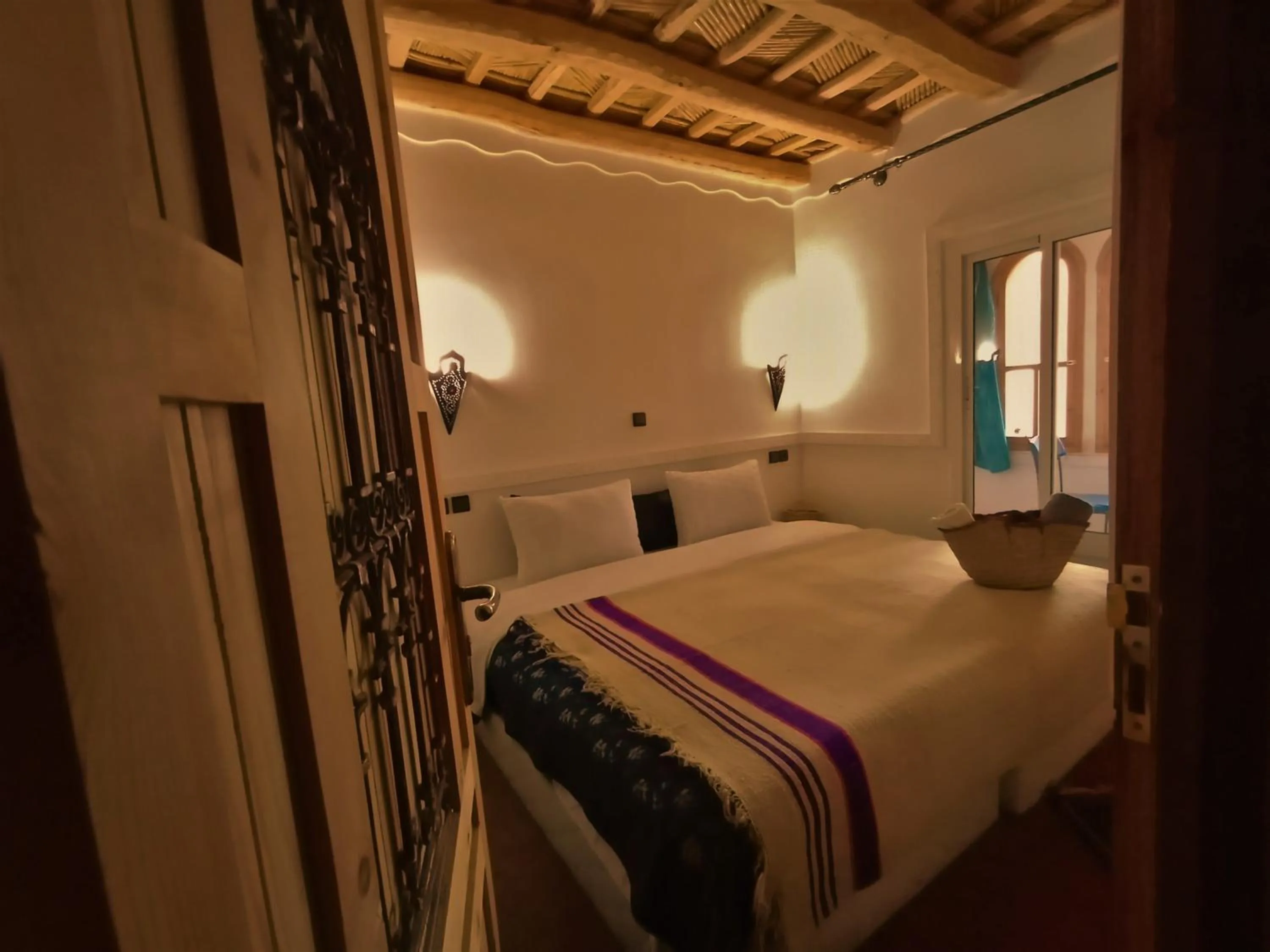 Bed in Riad Bleu Afriqua